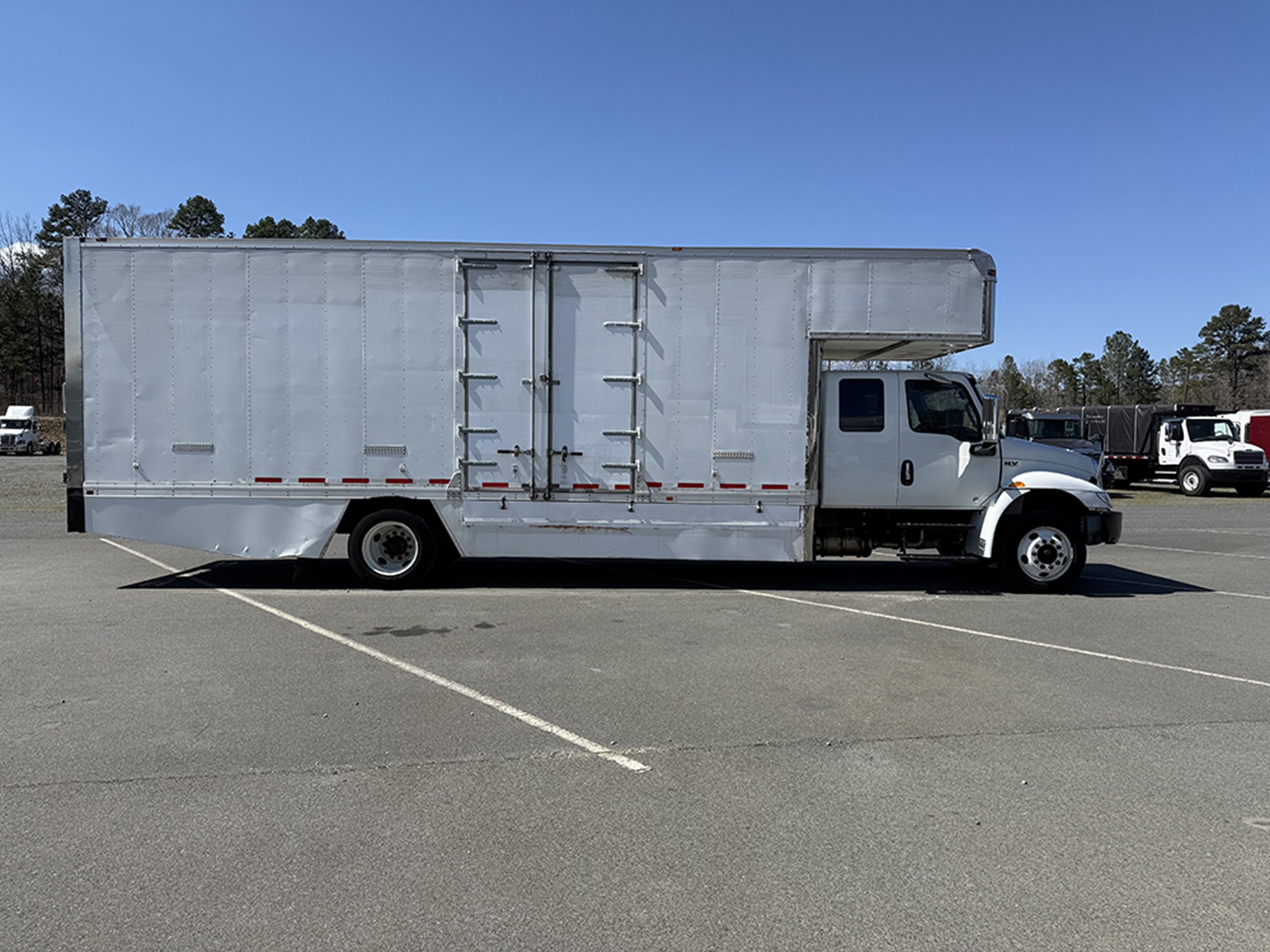 2020 International MV607 - image 3 of 6