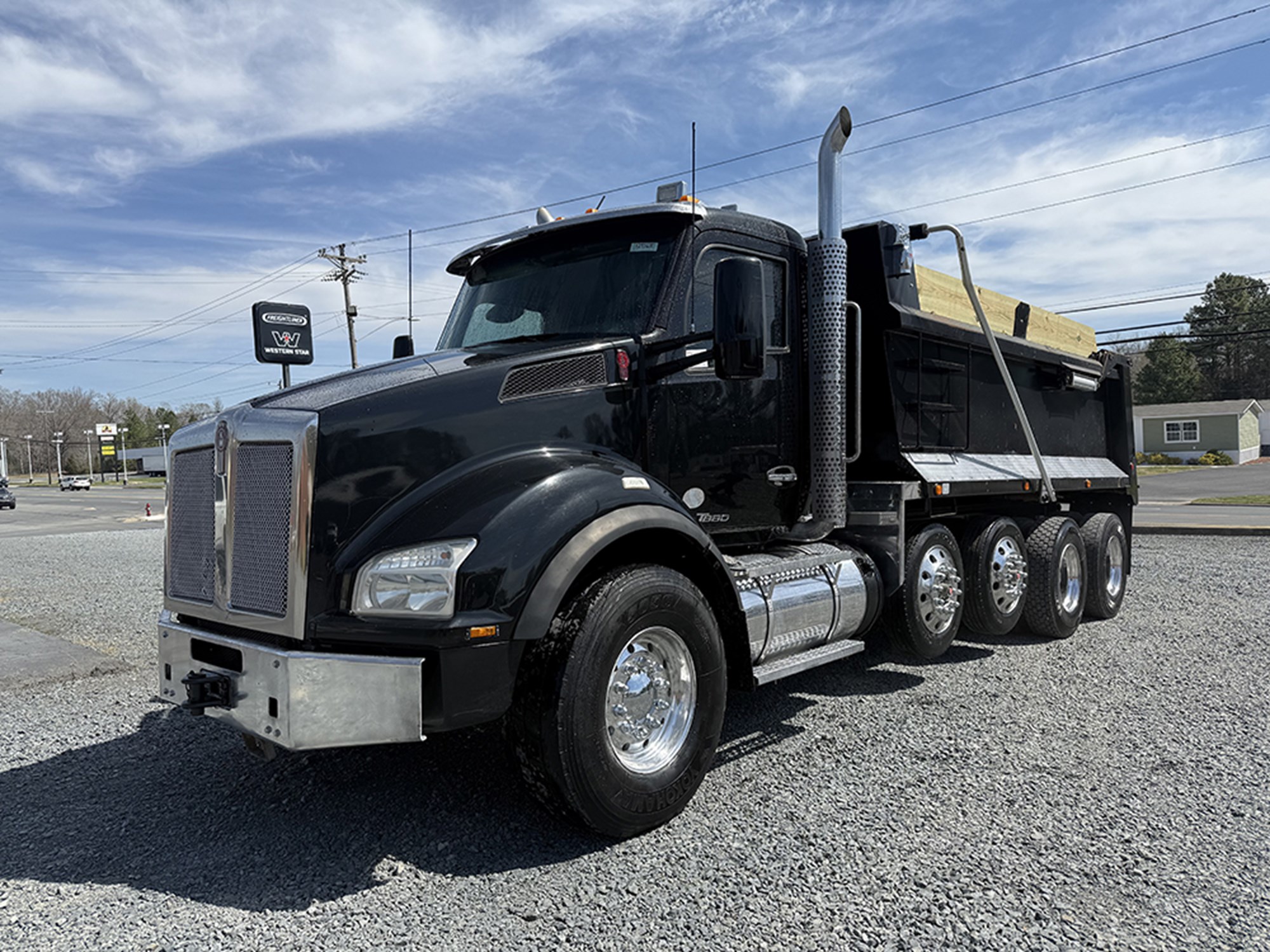 2017 Kenworth T880 - image 1 of 6