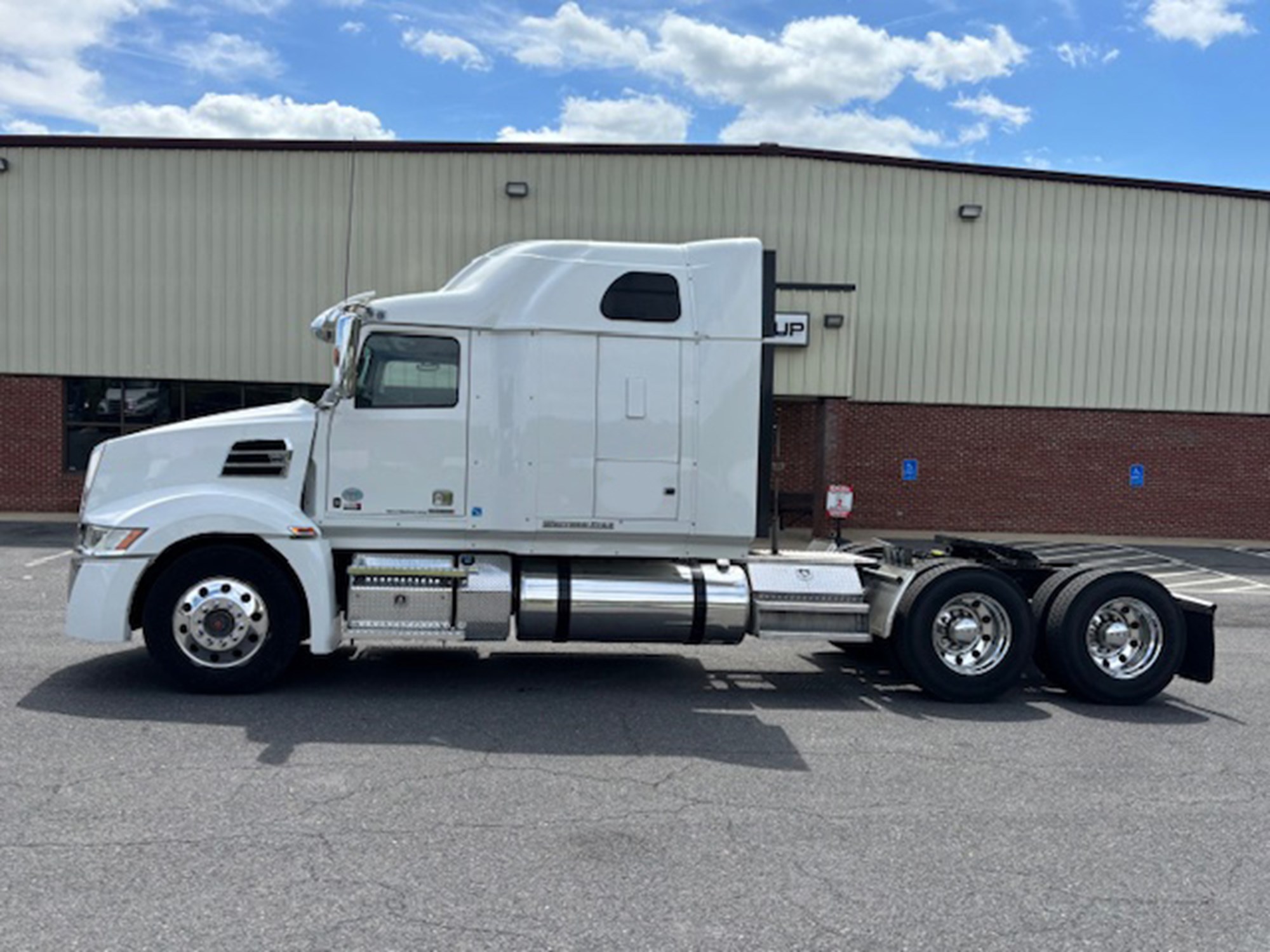2020 Western Star Tr 5700 - image 3 of 6
