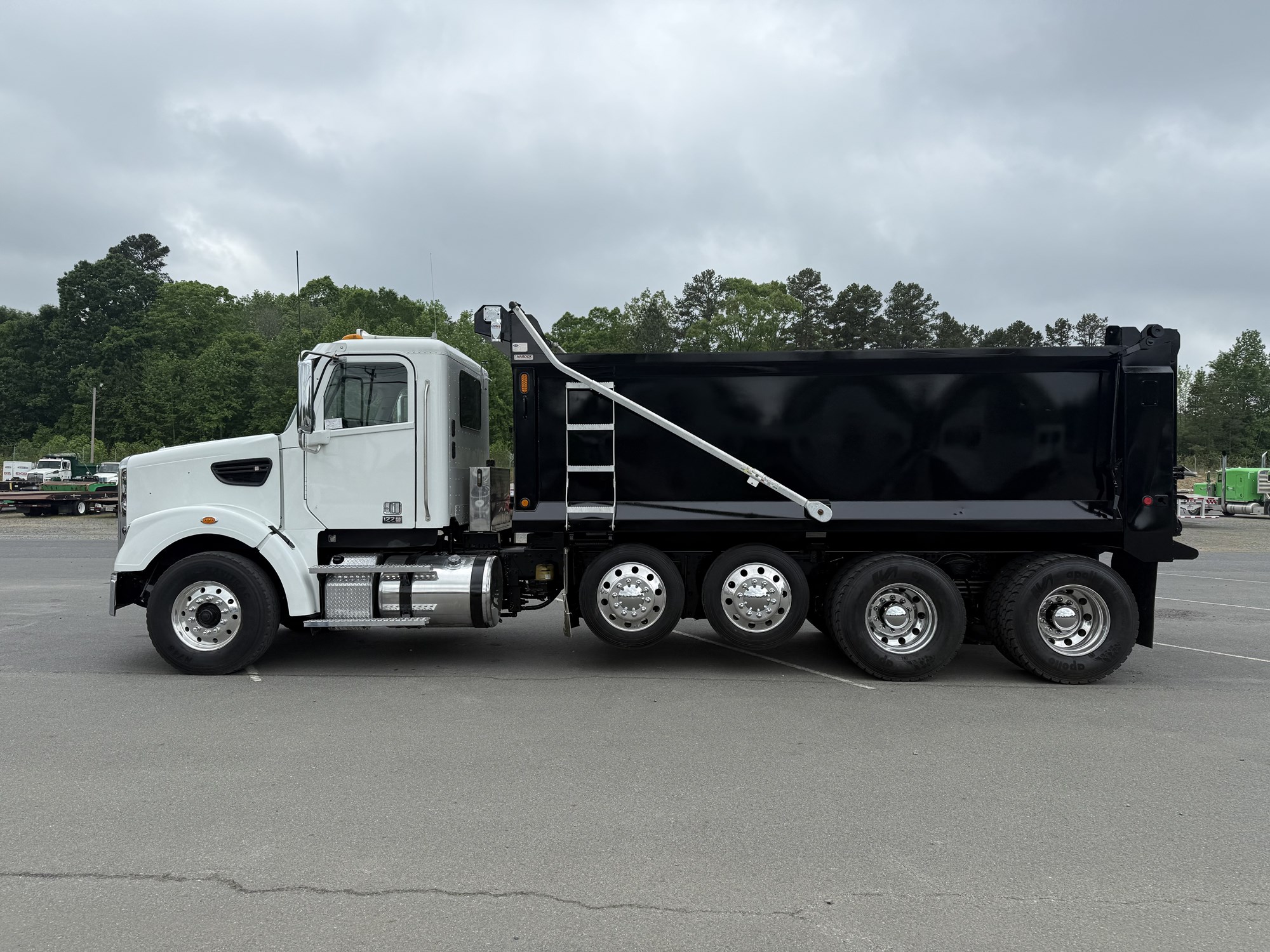 2023 FTL 122SD - image 3 of 6