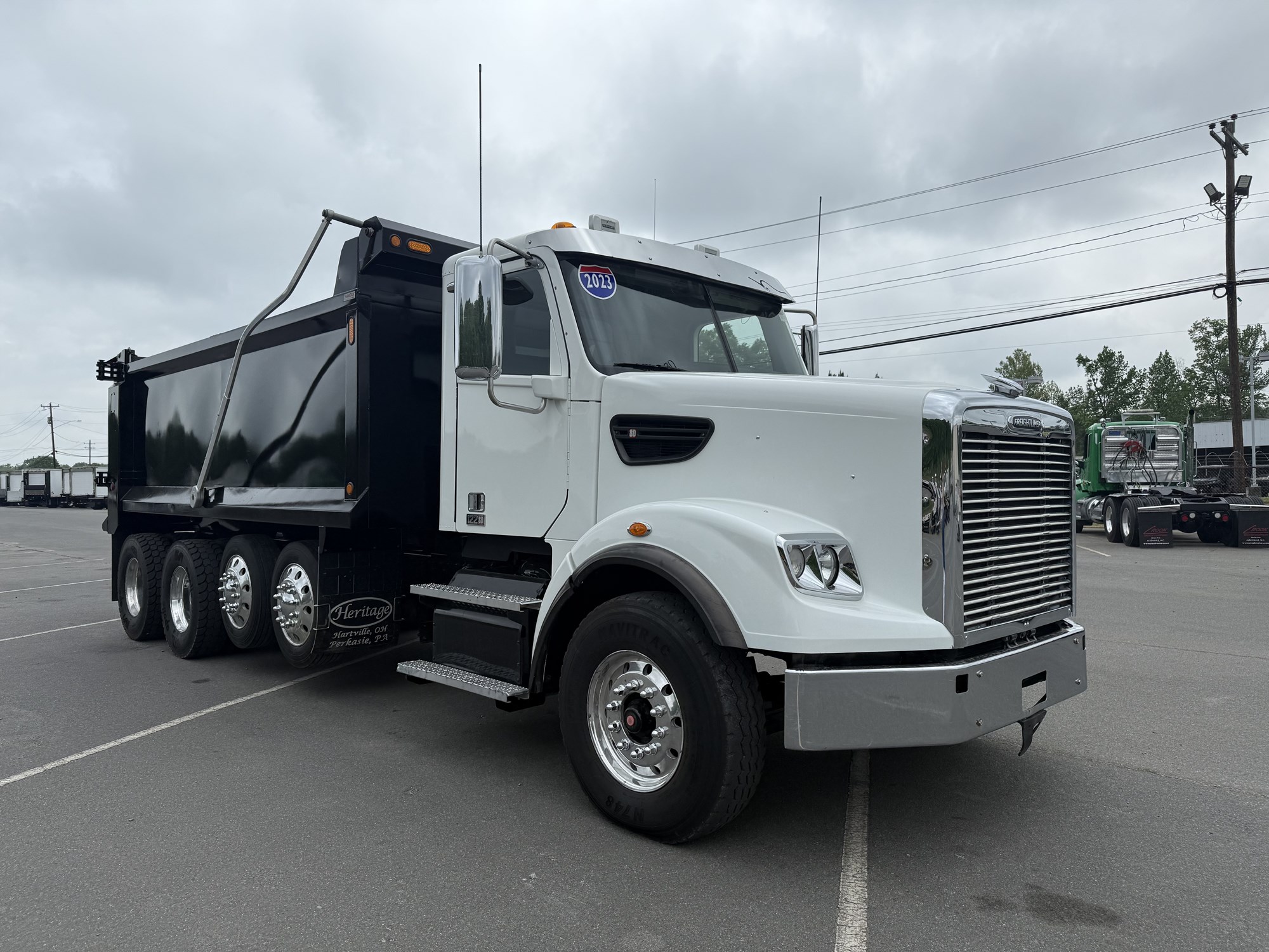 2023 FTL 122SD - image 2 of 6