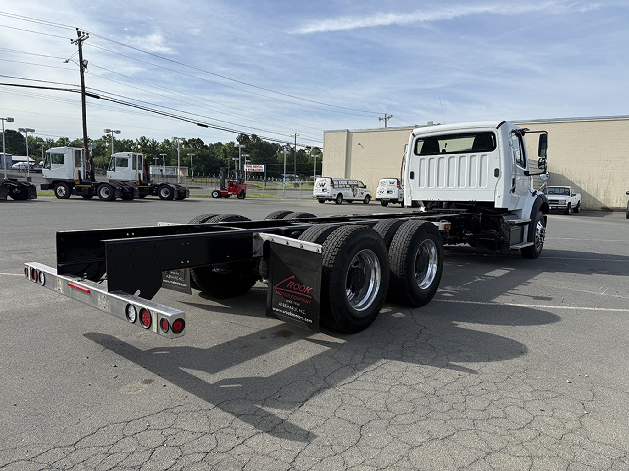 2019 Freightliner M2 - image 4 of 6