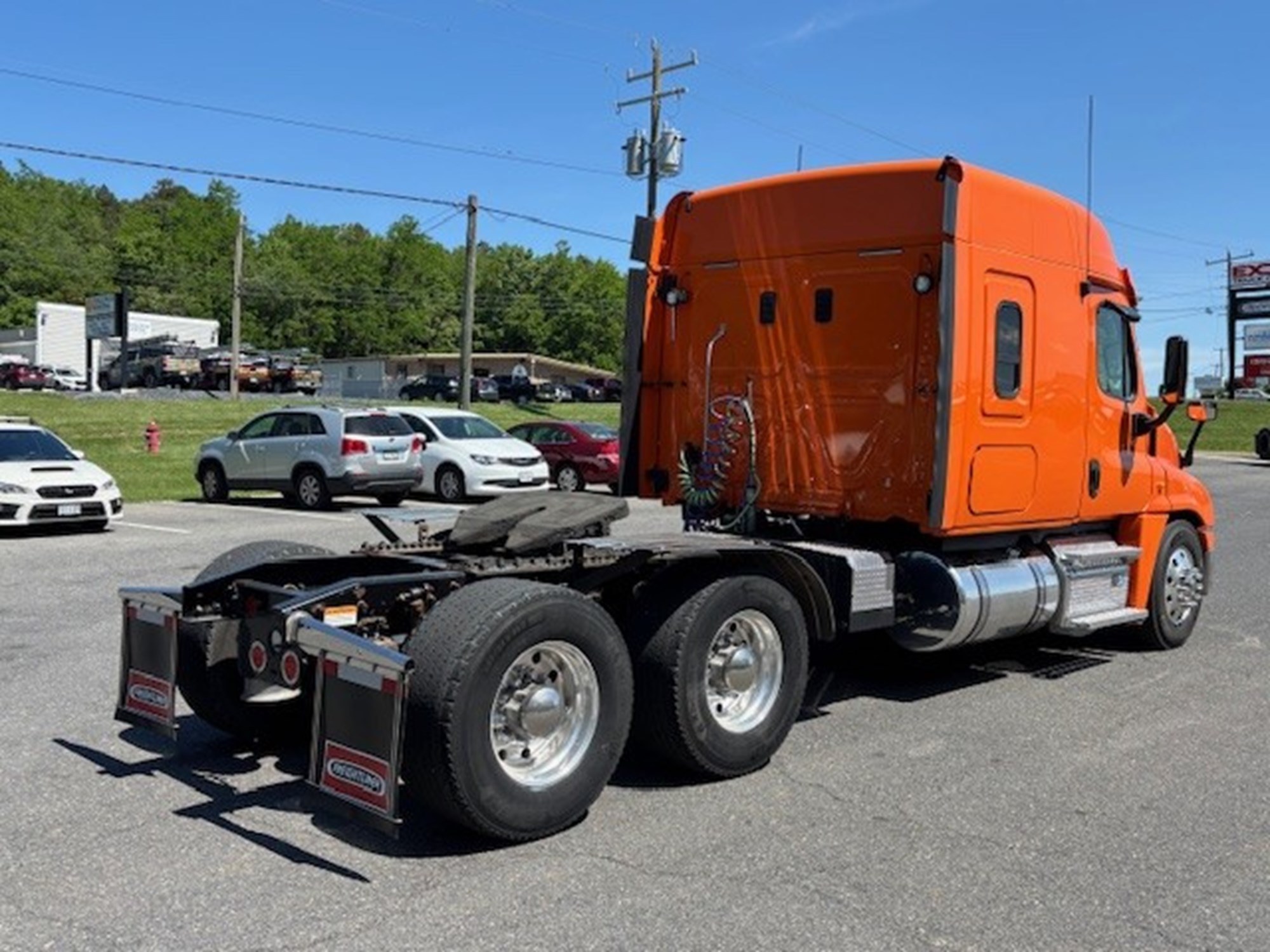 2013 Freightliner Cascadia 125 - image 5 of 6