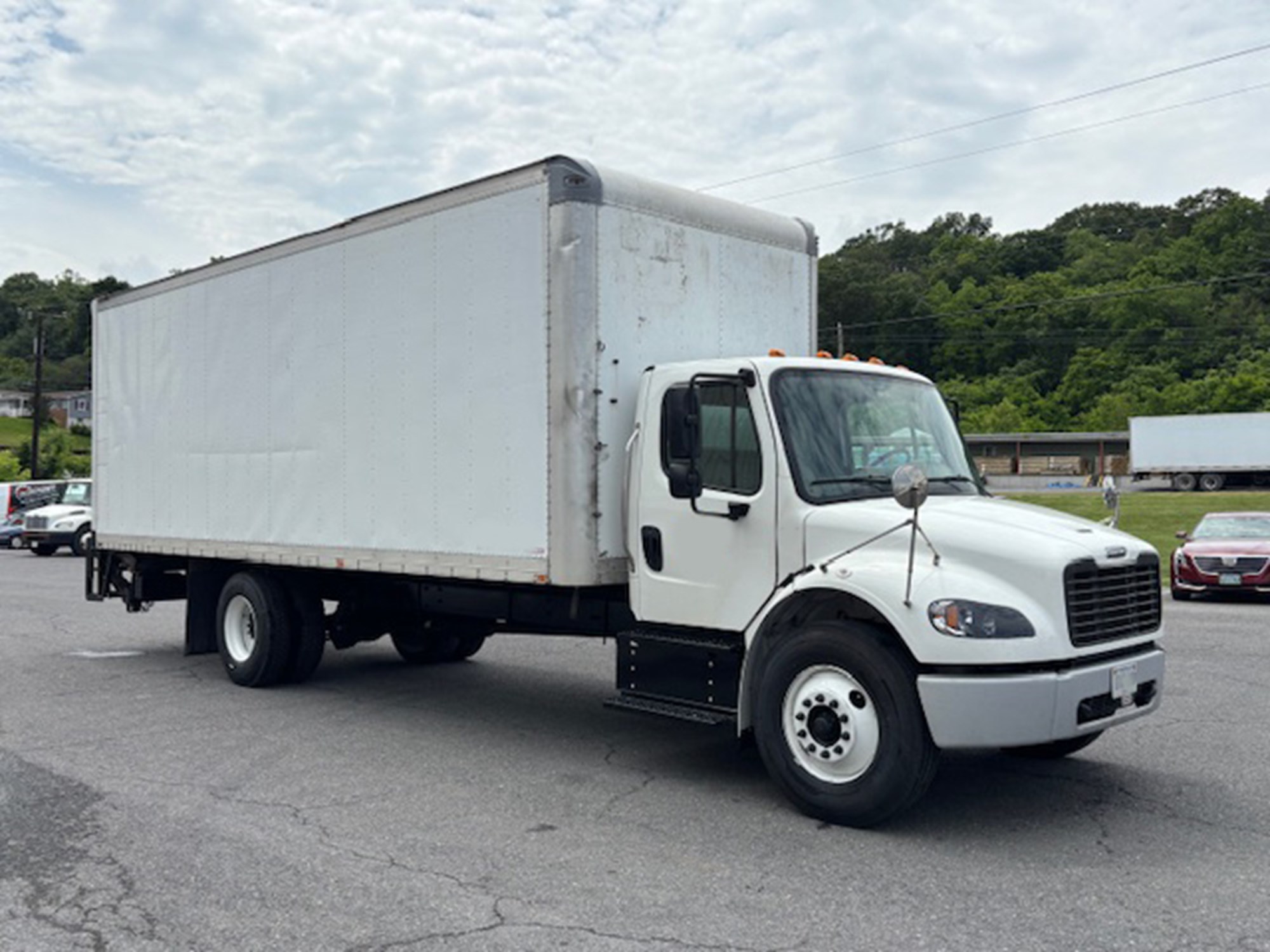 2022 Freightliner M2 - image 2 of 6