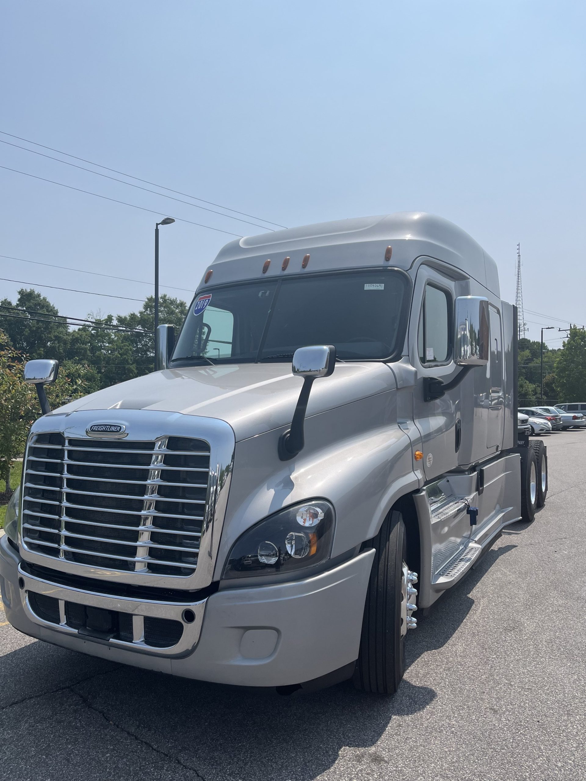 2019 Freightliner Cascadia 125 - image 1 of 6