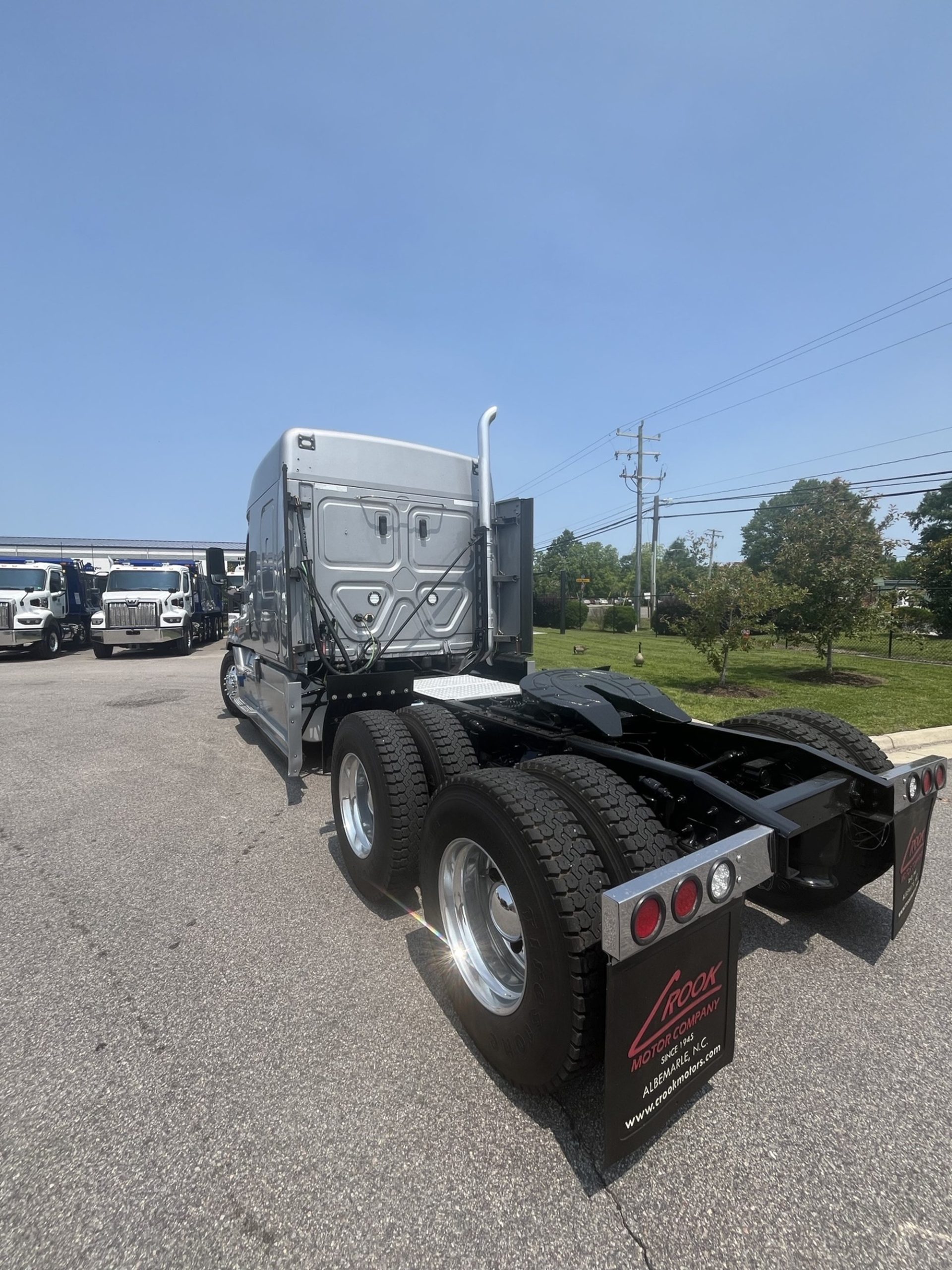 2019 Freightliner Cascadia 125 - image 3 of 6