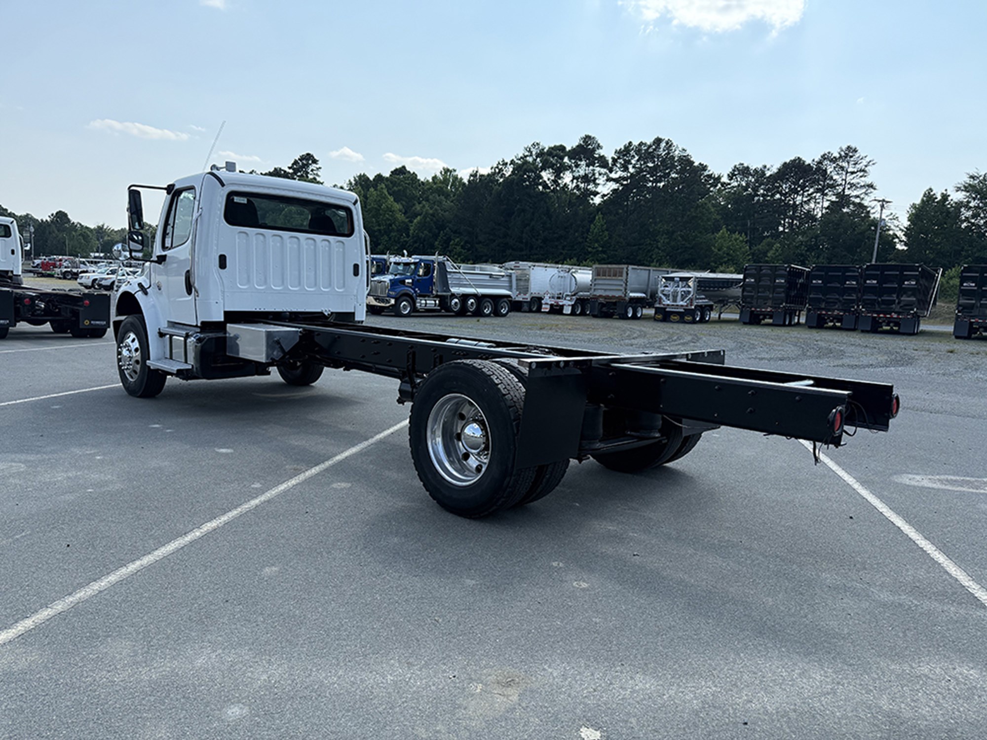 2017 Freightliner M2 - image 6 of 6