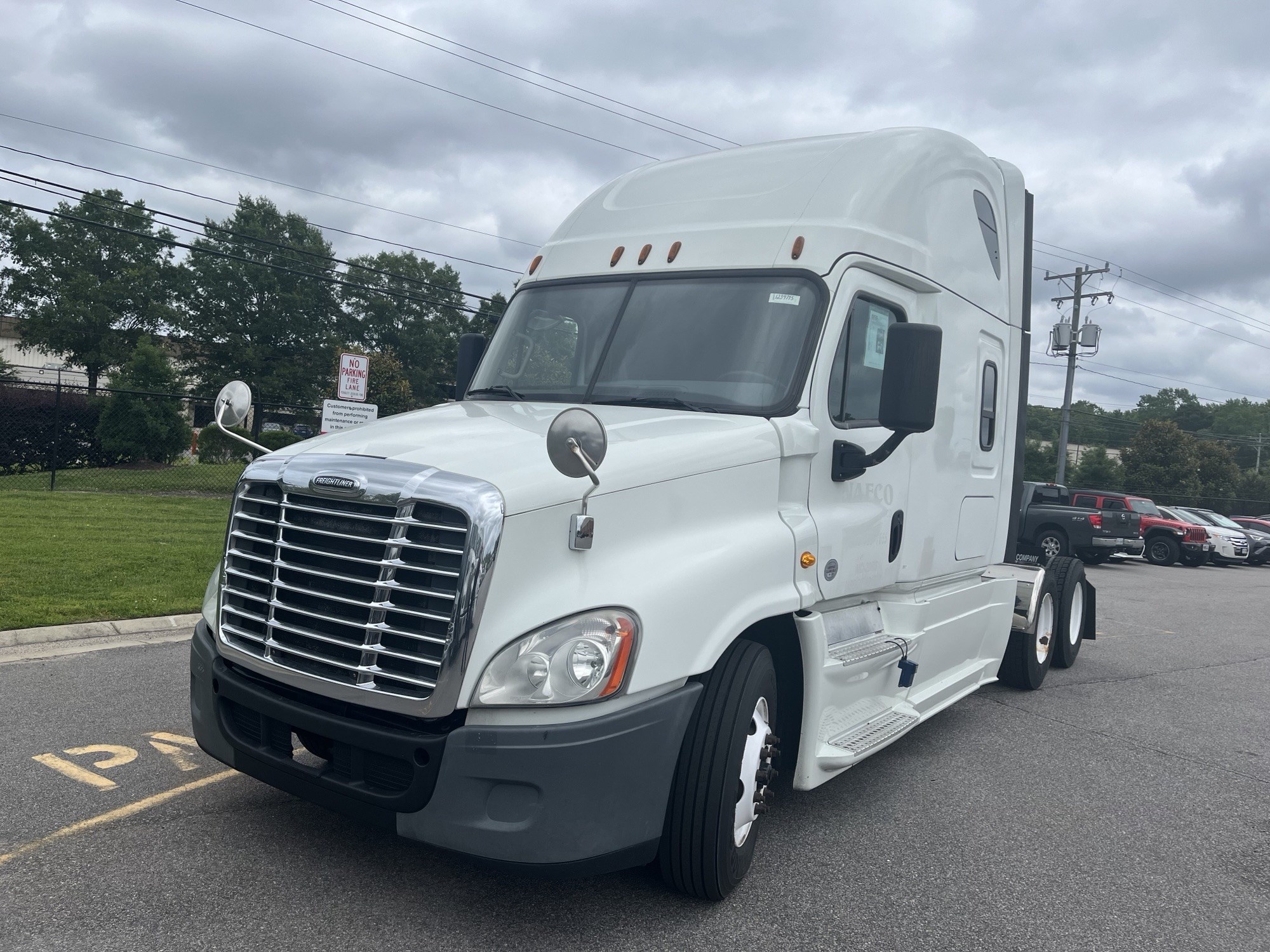 2018 Freightliner Cascadia 125 - image 1 of 6