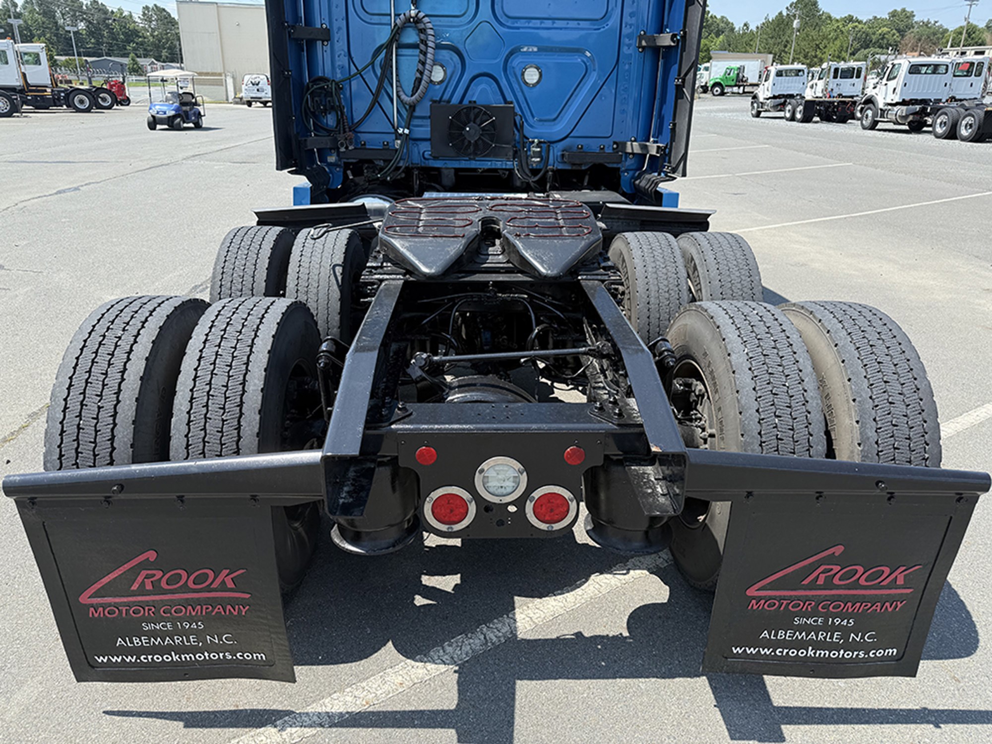 2020 Freightliner Cascadia 126 - image 5 of 6