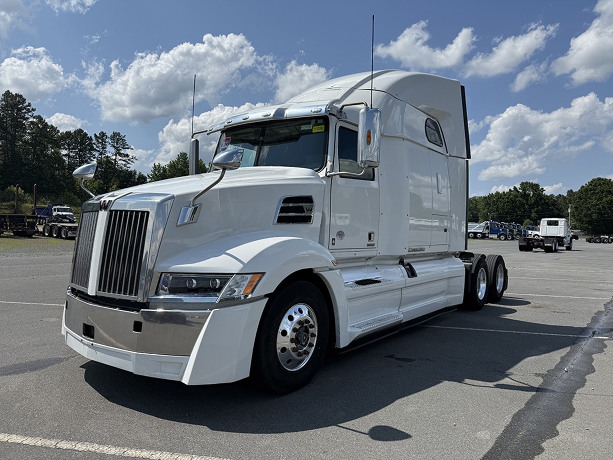 2022 Western Star 5700XE - image 1 of 6