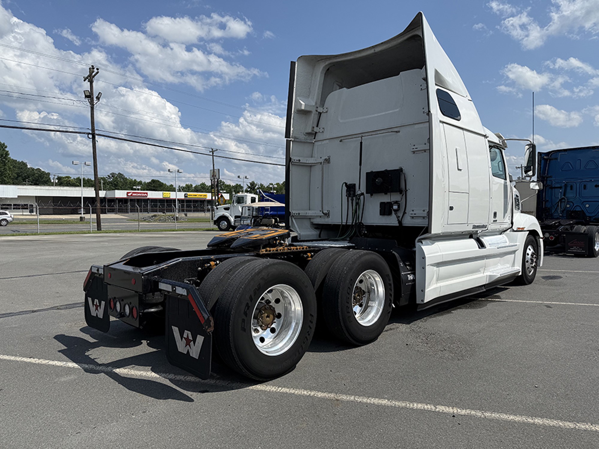 2022 Western Star 5700XE - image 4 of 6