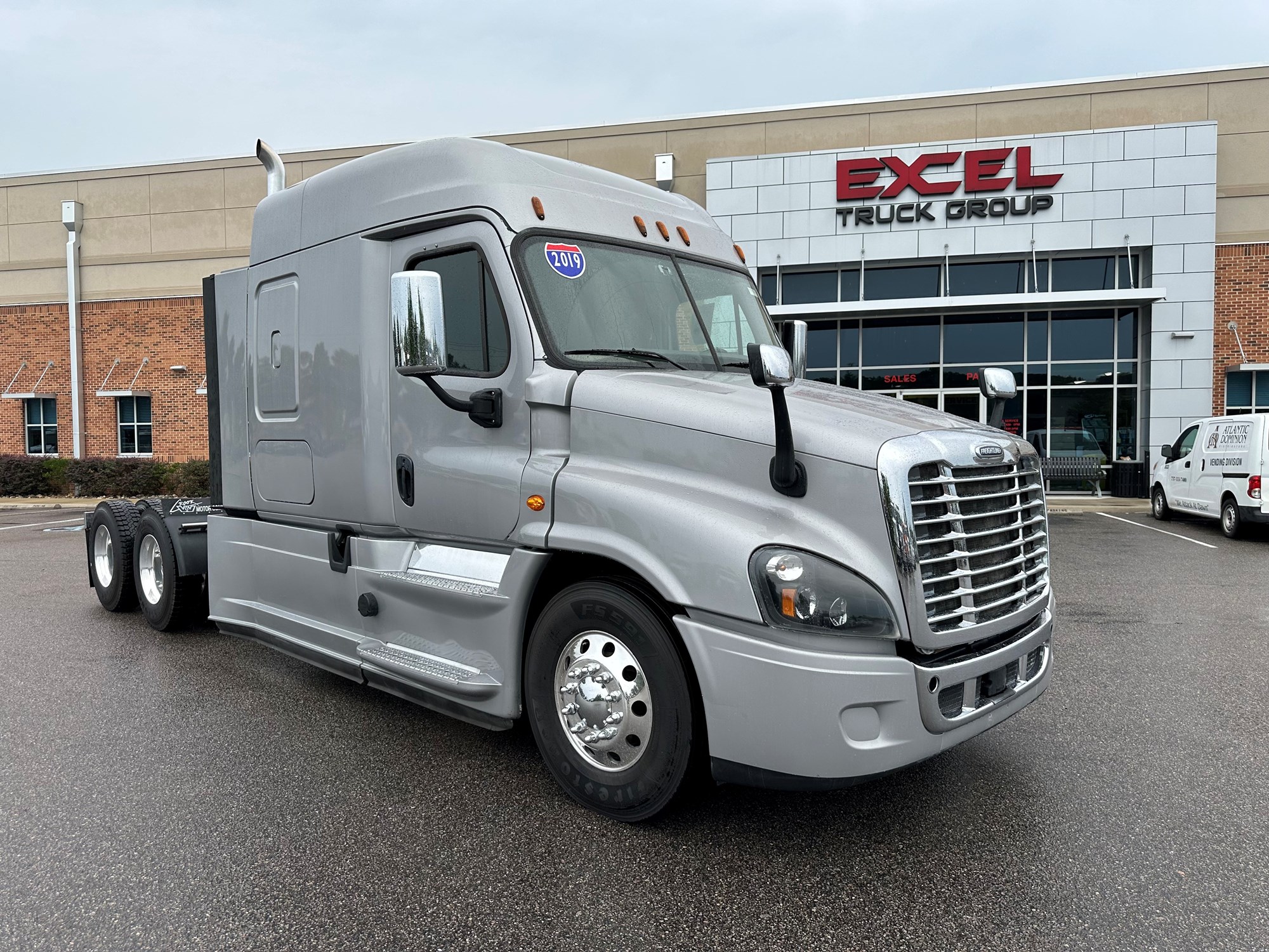 2019 Freightliner Cascadia 125 - image 1 of 6