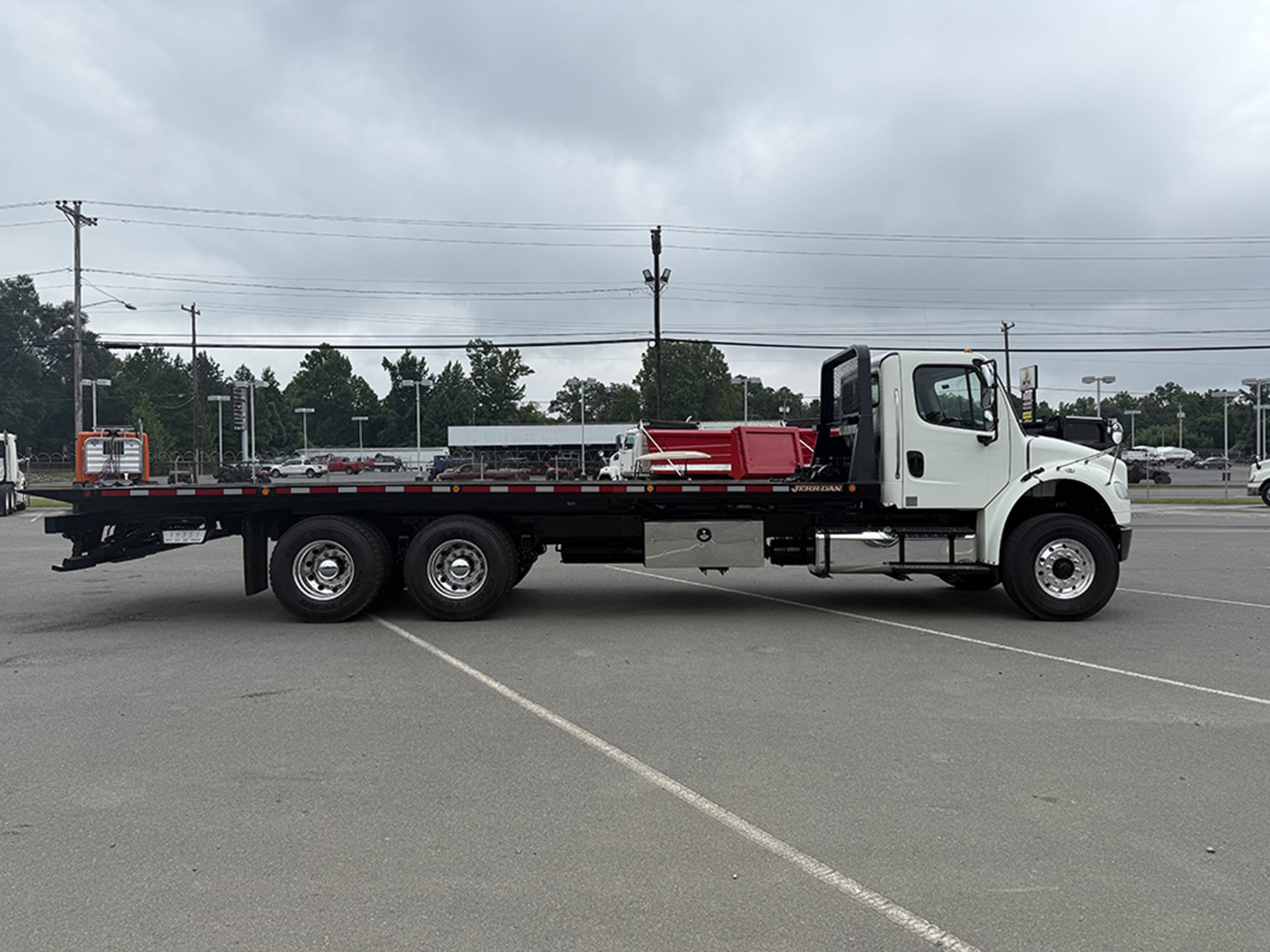 2016 Freightliner M2 - image 3 of 6