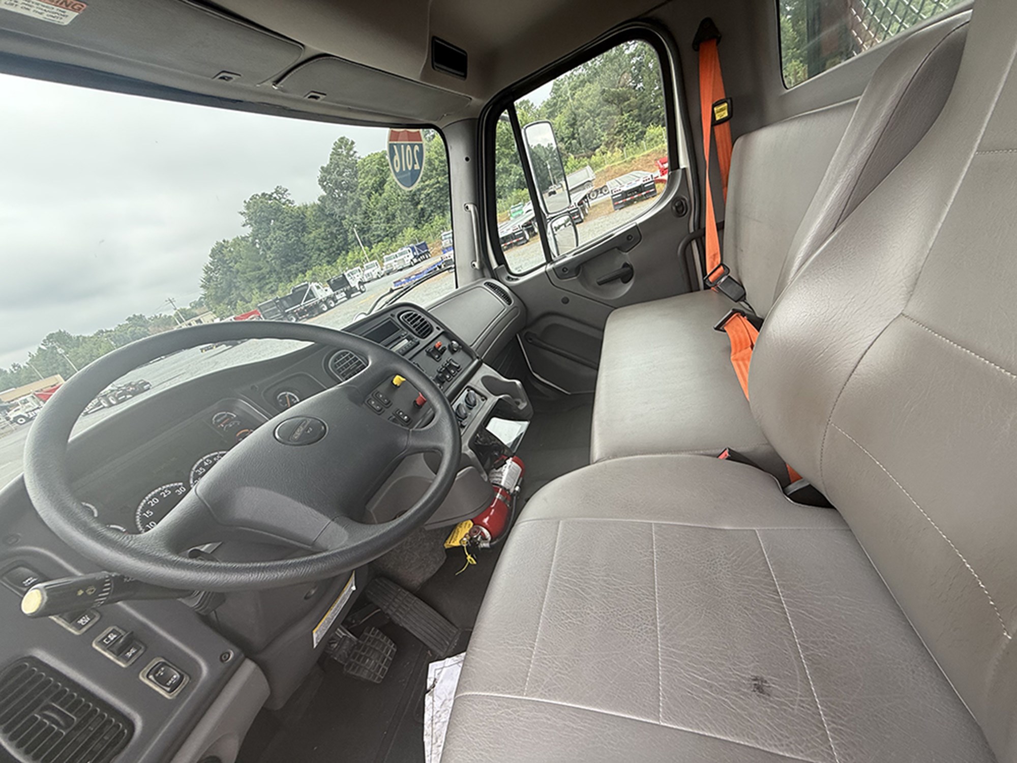 2016 Freightliner M2 1754072356277 2016 Freightliner M2 1754072356277