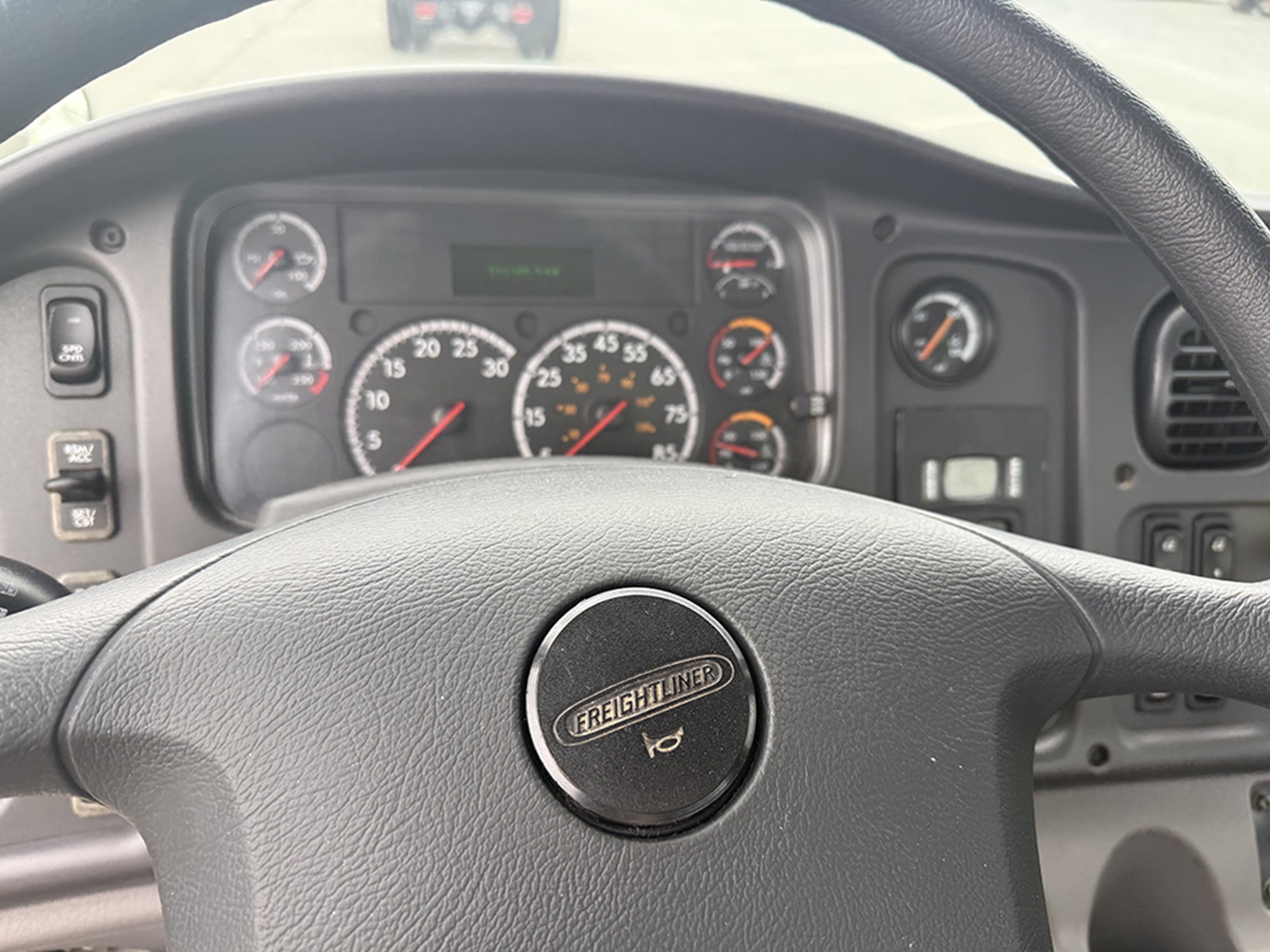 2016 Freightliner M2 1754072356679 2016 Freightliner M2 1754072356679