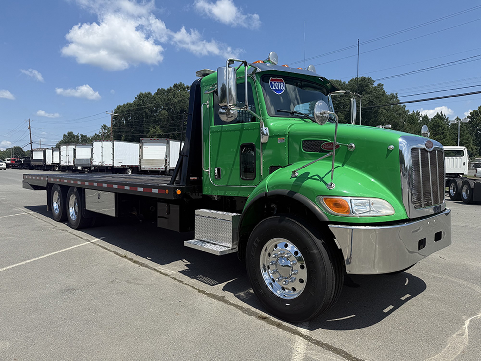 2018 Peterbilt 348 - image 2 of 6