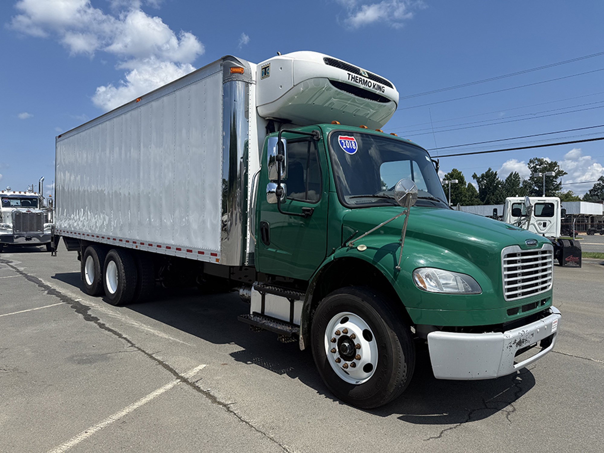 2018 Freightliner M2 - image 2 of 6