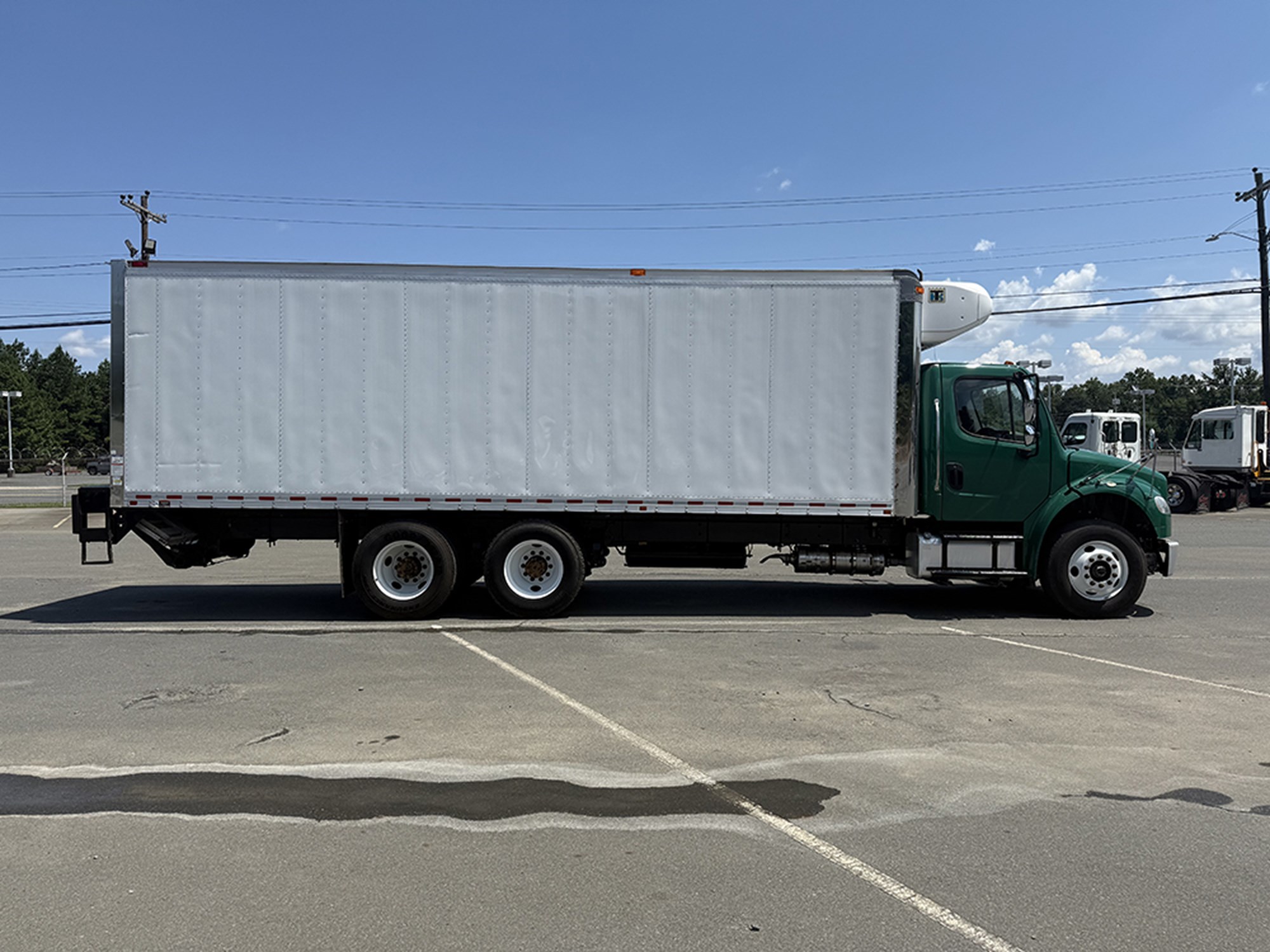2018 Freightliner M2 - image 3 of 6