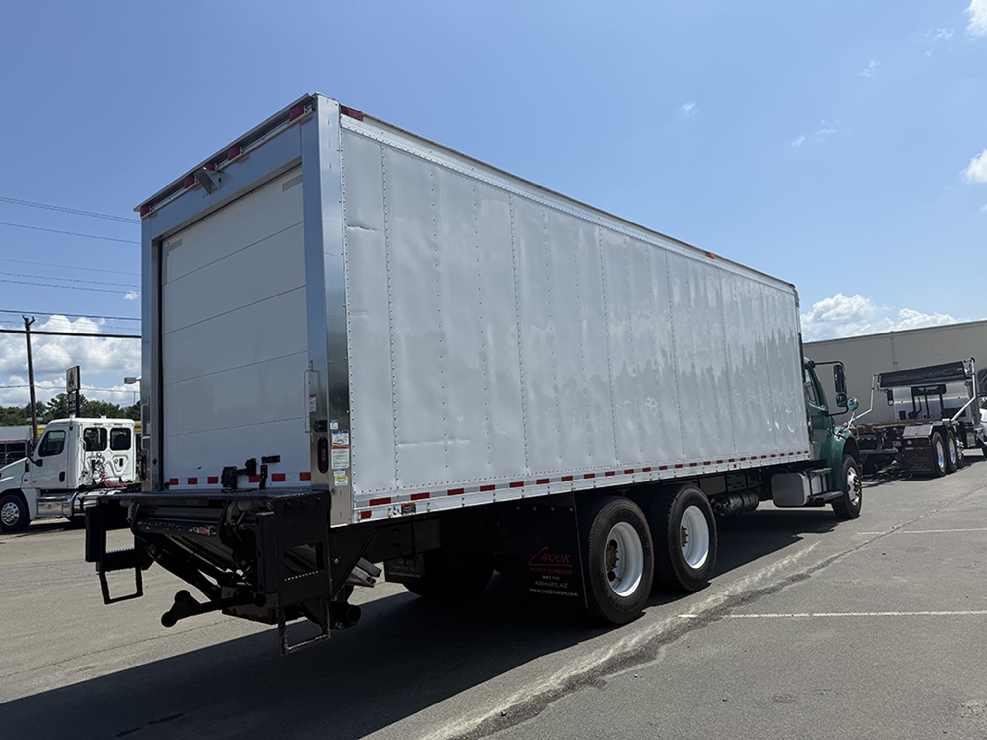 2018 Freightliner M2 - image 4 of 6