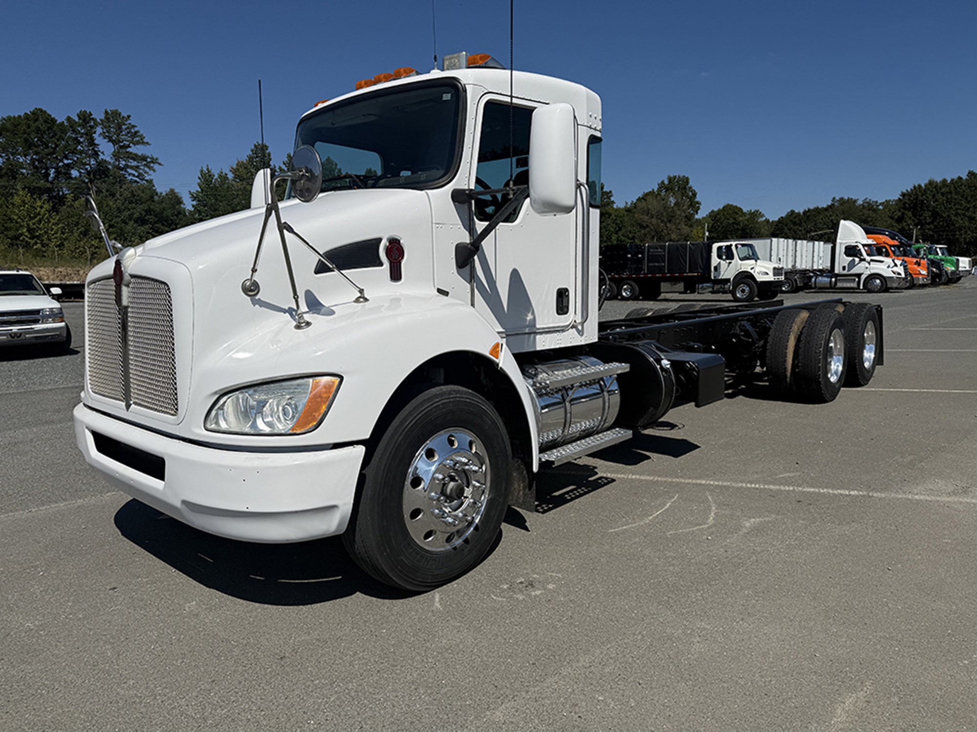 2012 Kenworth 370 - image 1 of 6
