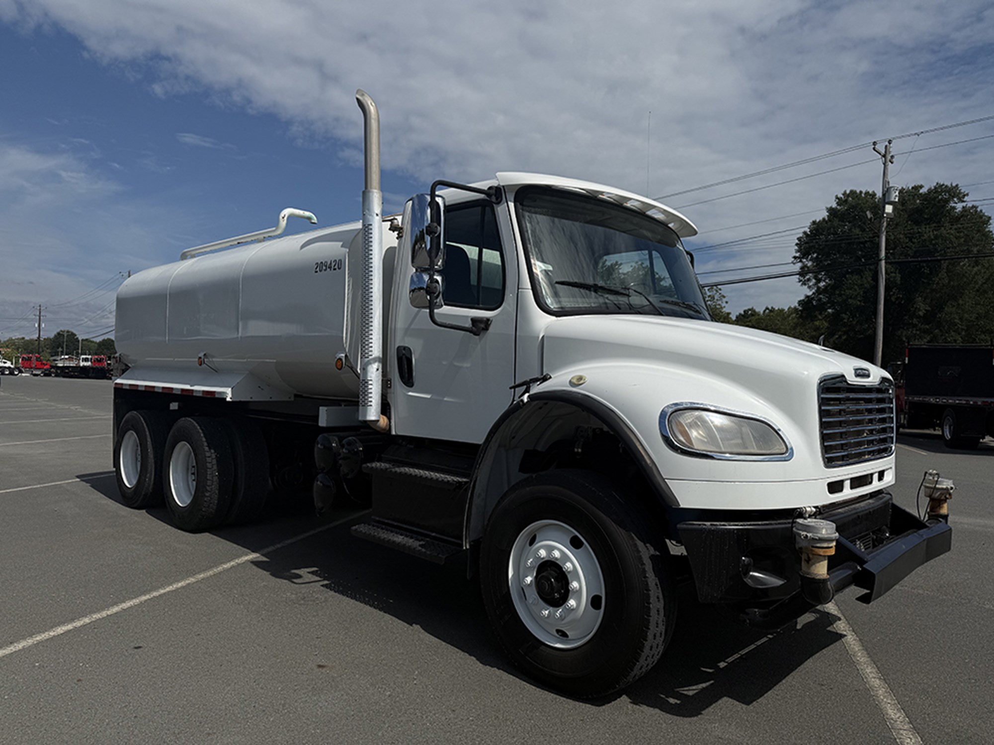 2019 Freightliner M2 - image 2 of 6