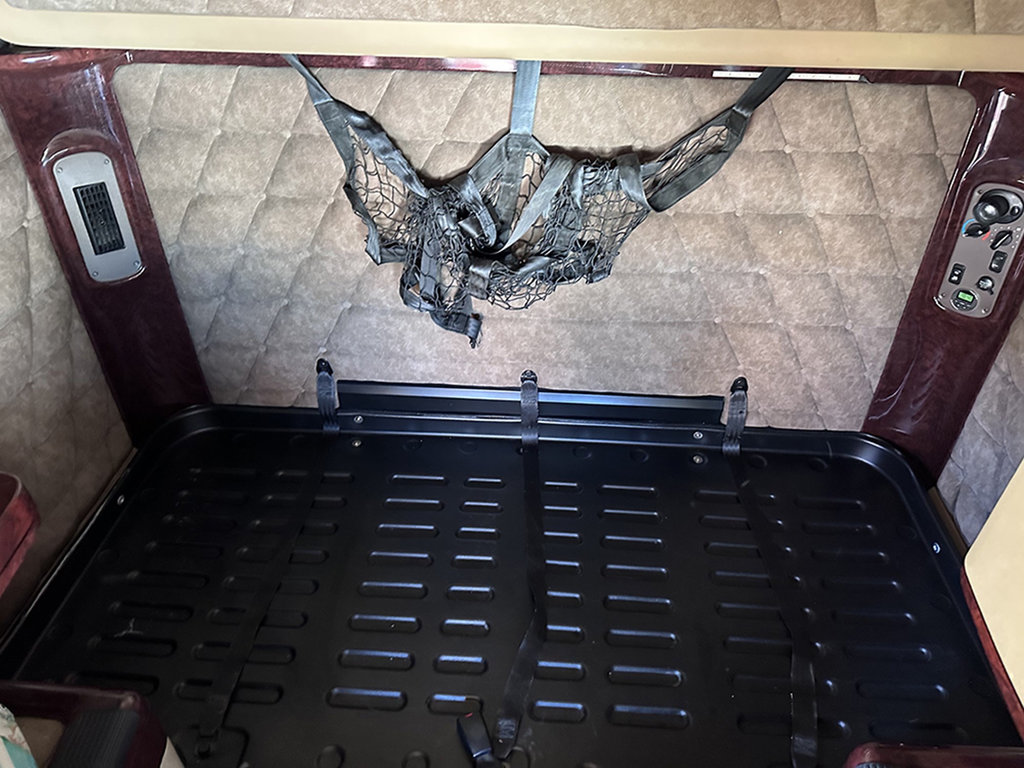 2016 Freightliner CC132 Coronado 1761834957462 2016 Freightliner CC132 Coronado 1761834957462