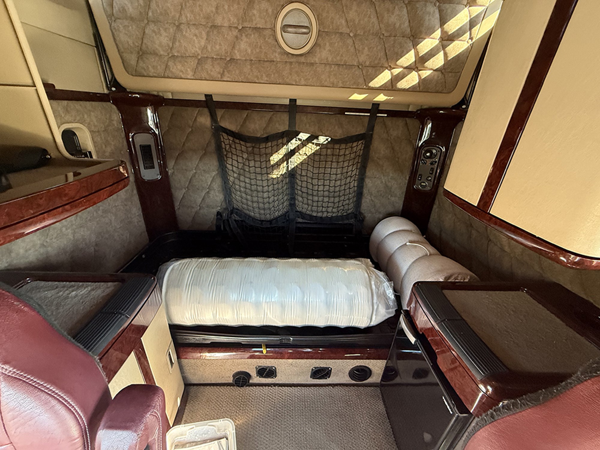 2016 Freightliner CC132 Coronado 1761924114210 2016 Freightliner CC132 Coronado 1761924114210