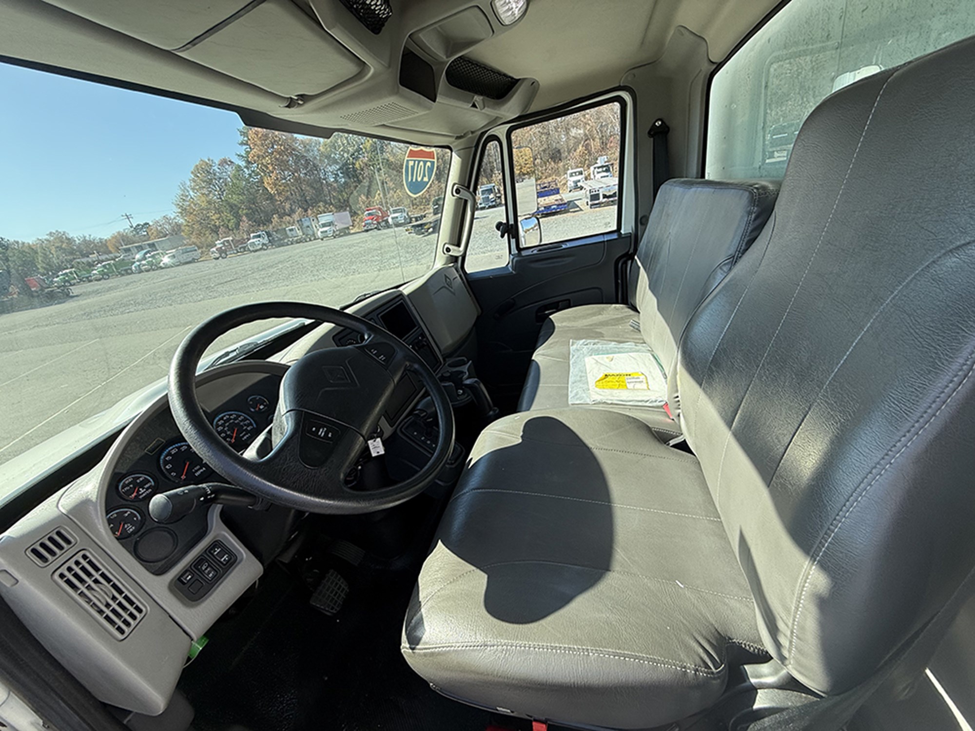 2017 International 4300 1762973110703 2017 International 4300 1762973110703