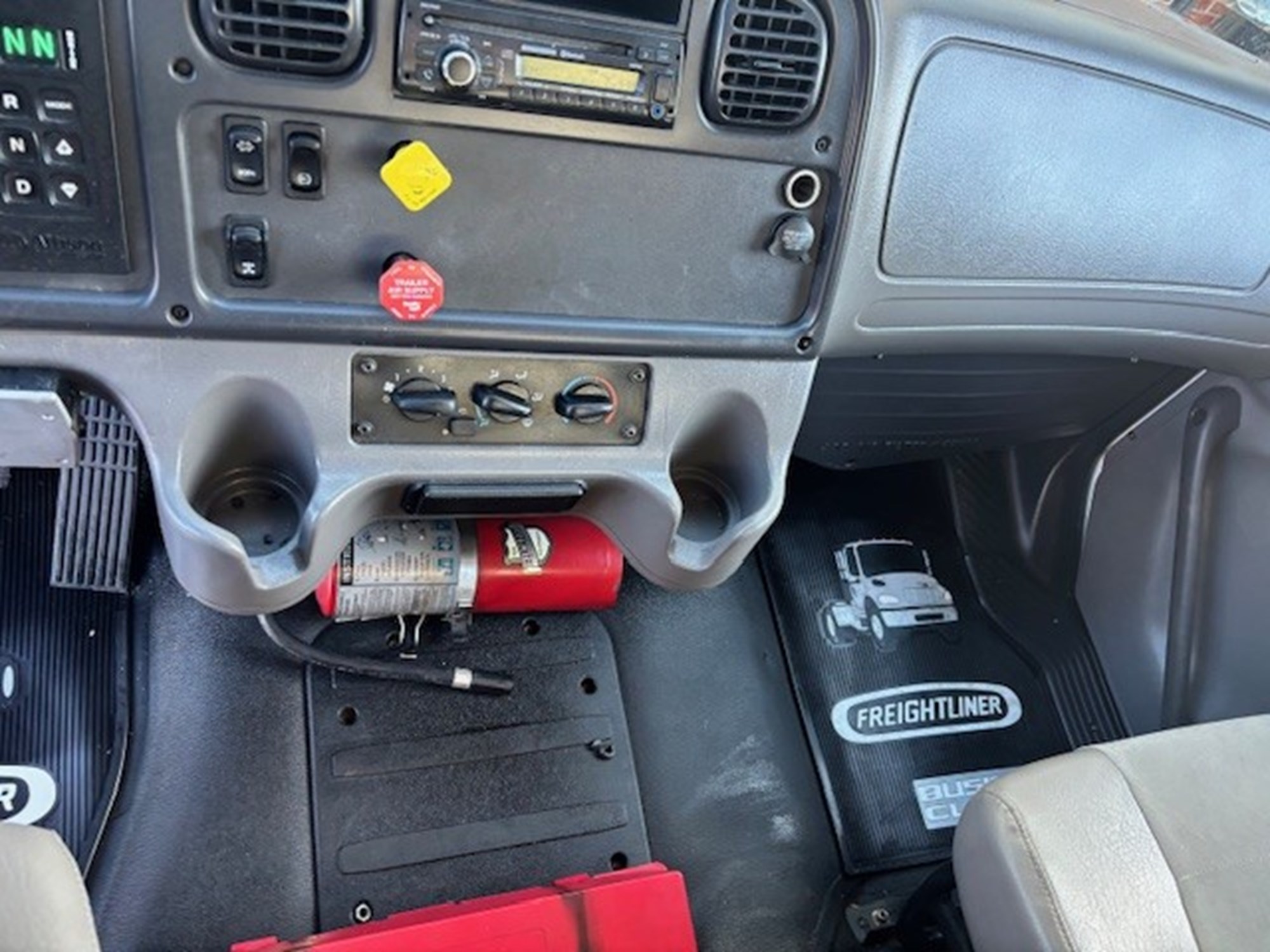 2016 Freightliner M2106 1763127301195 2016 Freightliner M2106 1763127301195