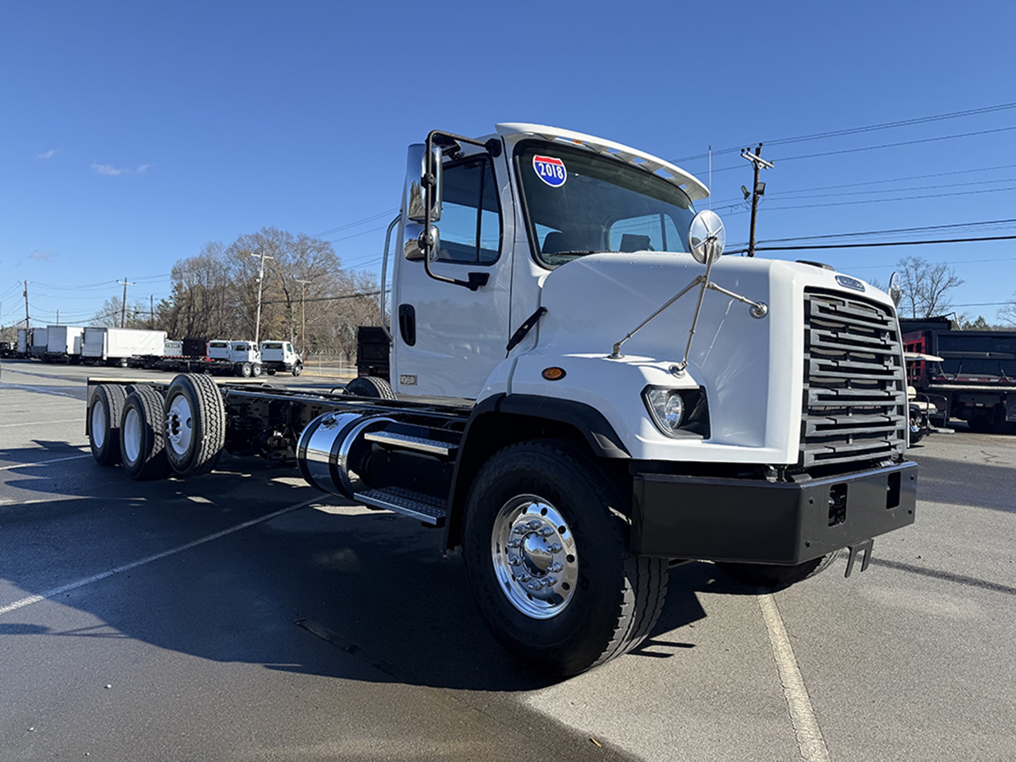 2018 Freightliner 108SD 2018 Freightliner 108SD - image 2 of 6