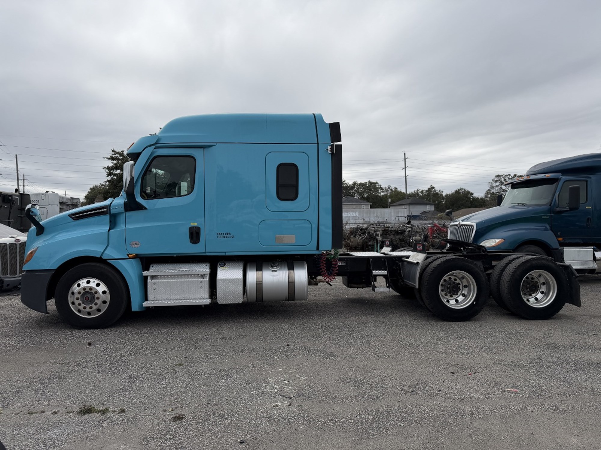 2020 Freightliner Cascadia 126 2020 Freightliner Cascadia 126 - image 6 of 6