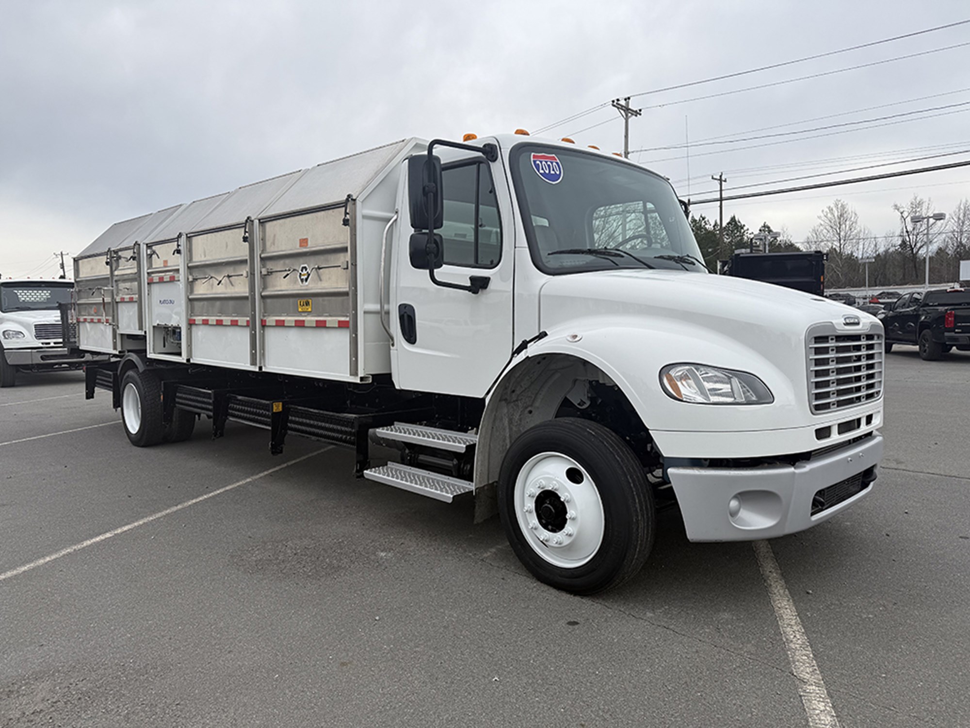 2020 Freightliner M2106 2020 Freightliner M2106 - image 2 of 6