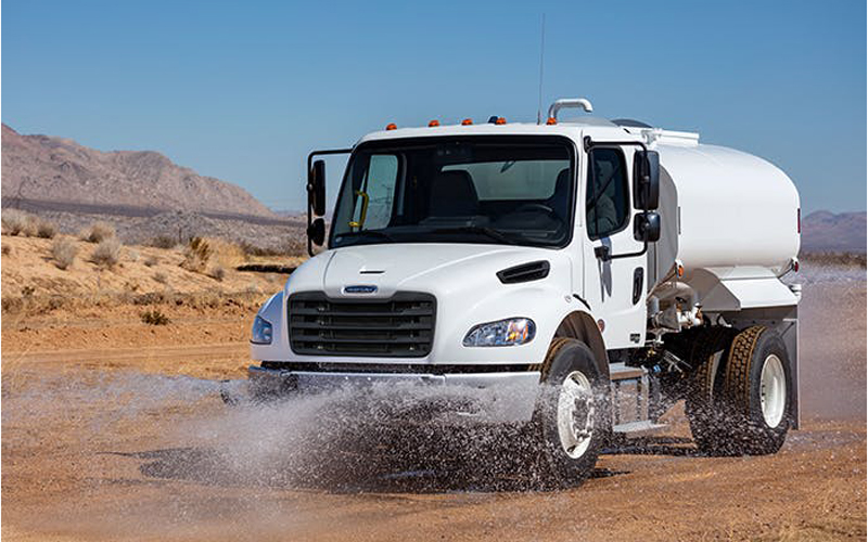 Freightliner M2 106 Freightliner M2 106 - image 1 of 6