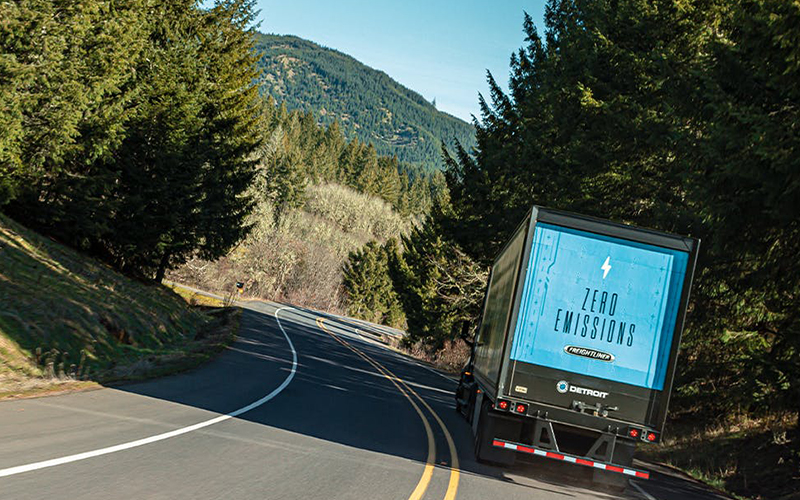 Freightliner eCascadia Freightliner eCascadia - image 3 of 6