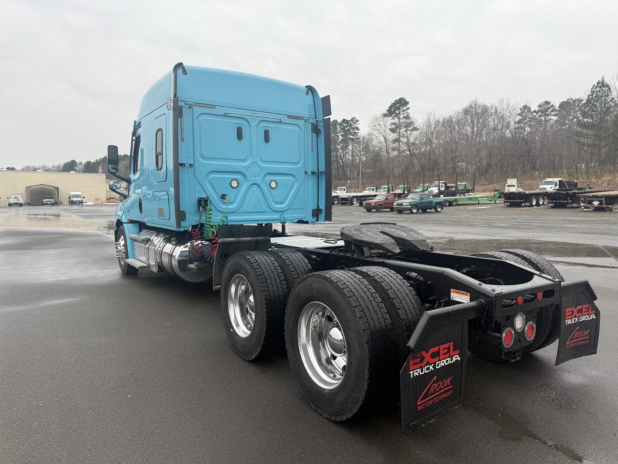 2020 Freightliner Cascadia 126 2020 Freightliner Cascadia 126 - image 5 of 6