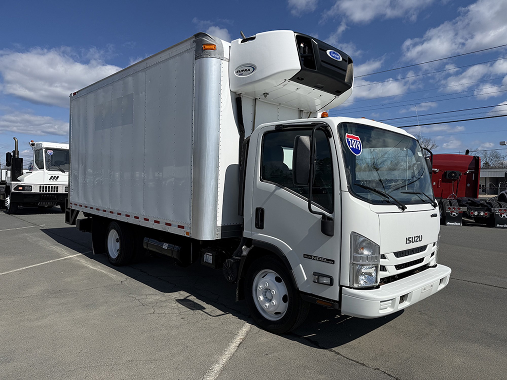 2018 Isuzu NPR-HD 2018 Isuzu NPR-HD - image 2 of 6