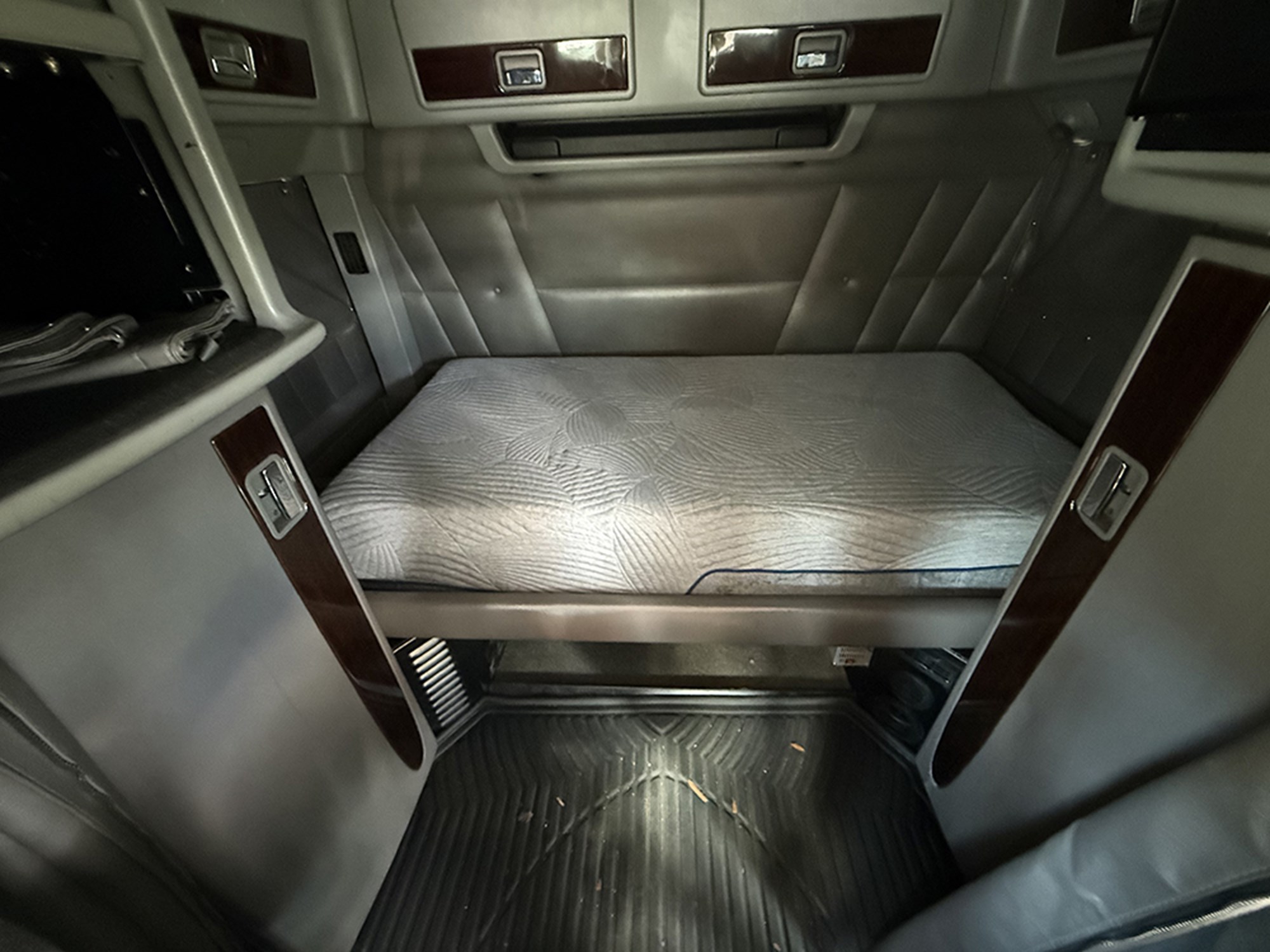 2021 Peterbilt 389 1771874595339 2021 Peterbilt 389 1771874595339