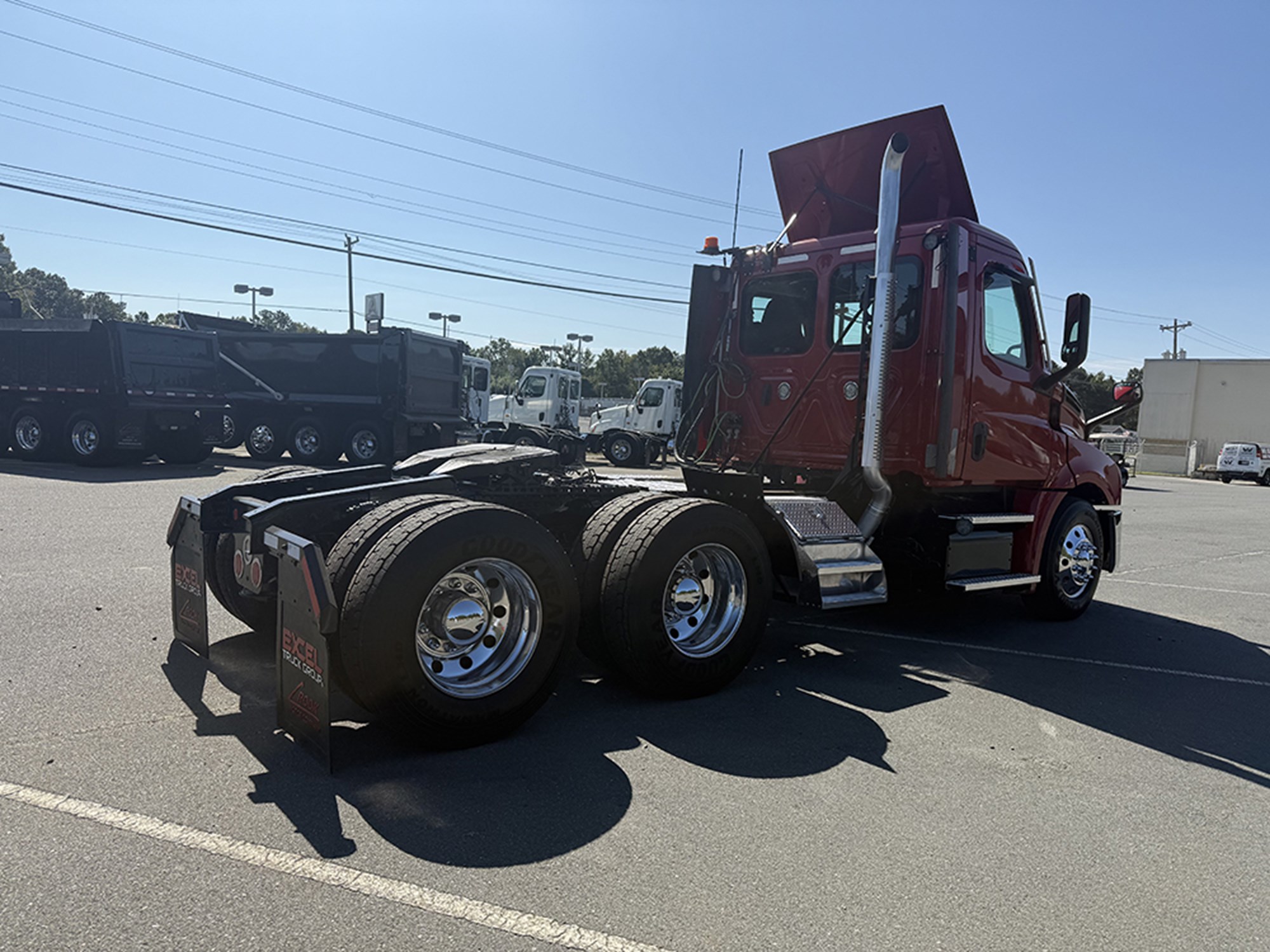 2021 Freightliner Cascadia 126 2021 Freightliner Cascadia 126 - image 4 of 6