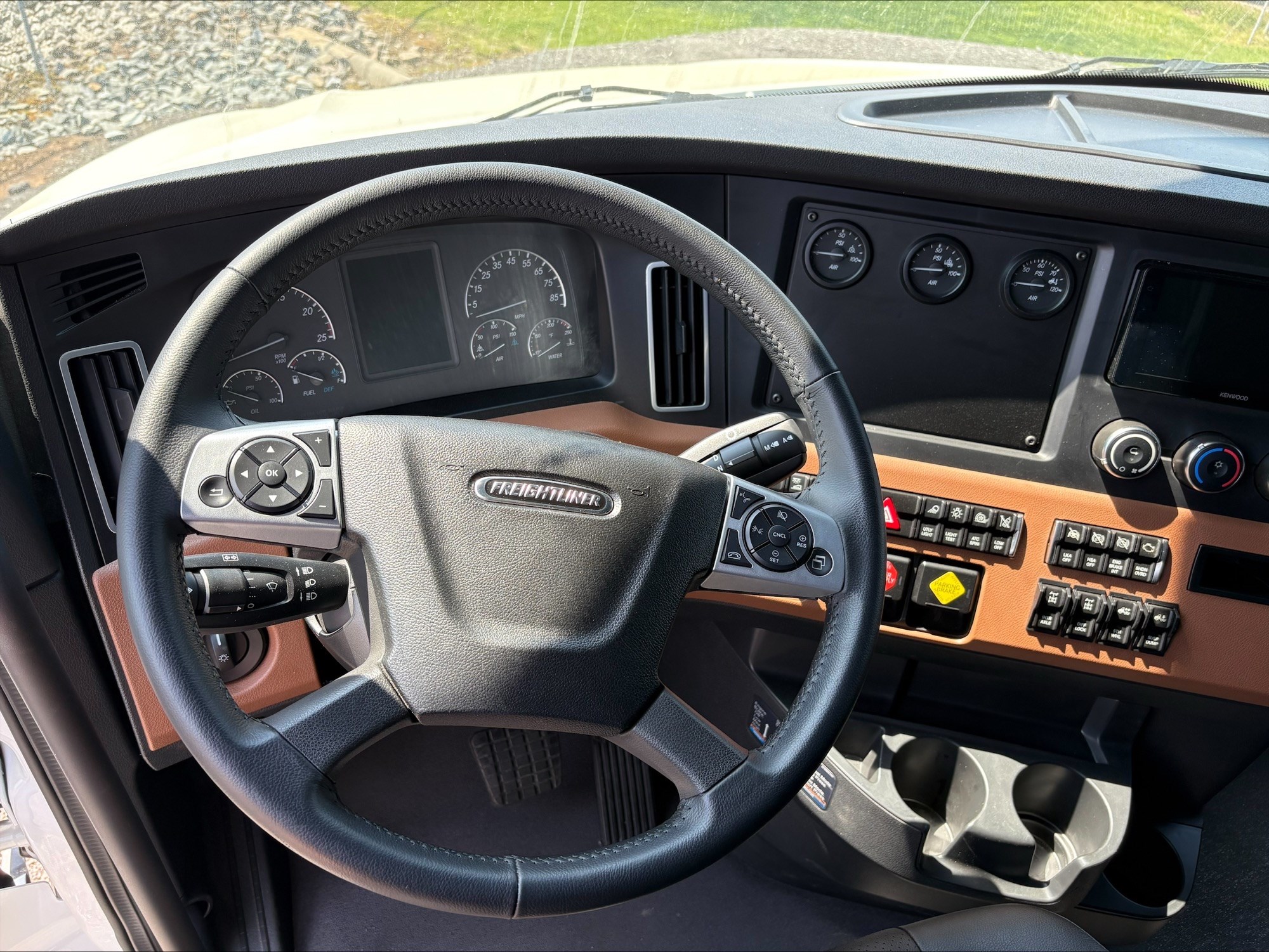 2026 Freightliner PJ126SLP 2026 Freightliner PJ126SLP - image 4 of 5