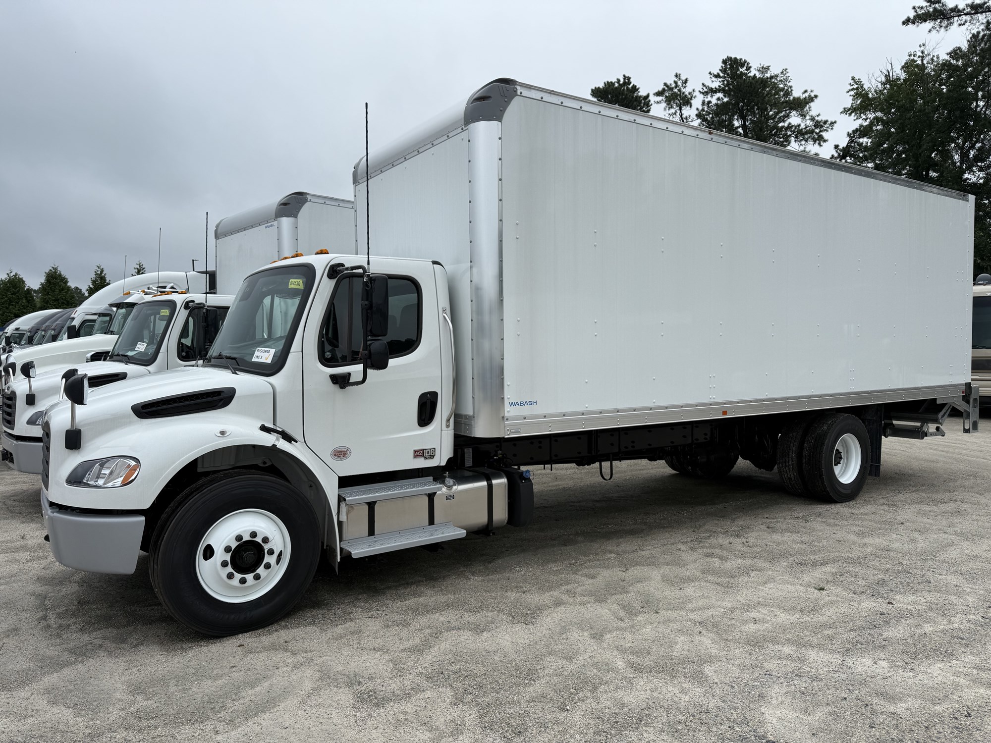 2026 Freightliner M2106 2026 Freightliner M2106 - image 2 of 4