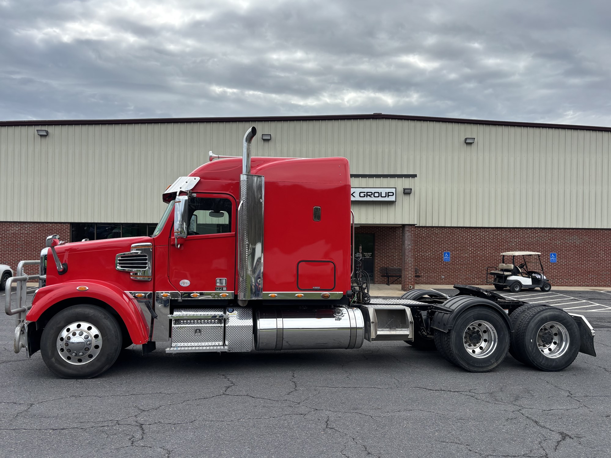 2023 Freightliner 122SD 2023 Freightliner 122SD - image 2 of 6