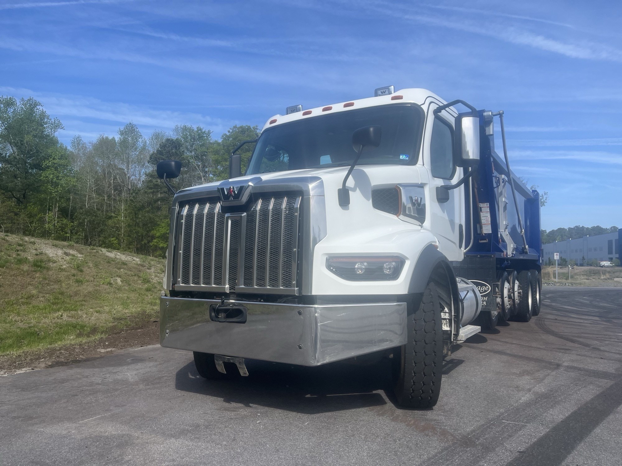 2025 Western Star 47X 2025 Western Star 47X - image 1 of 6