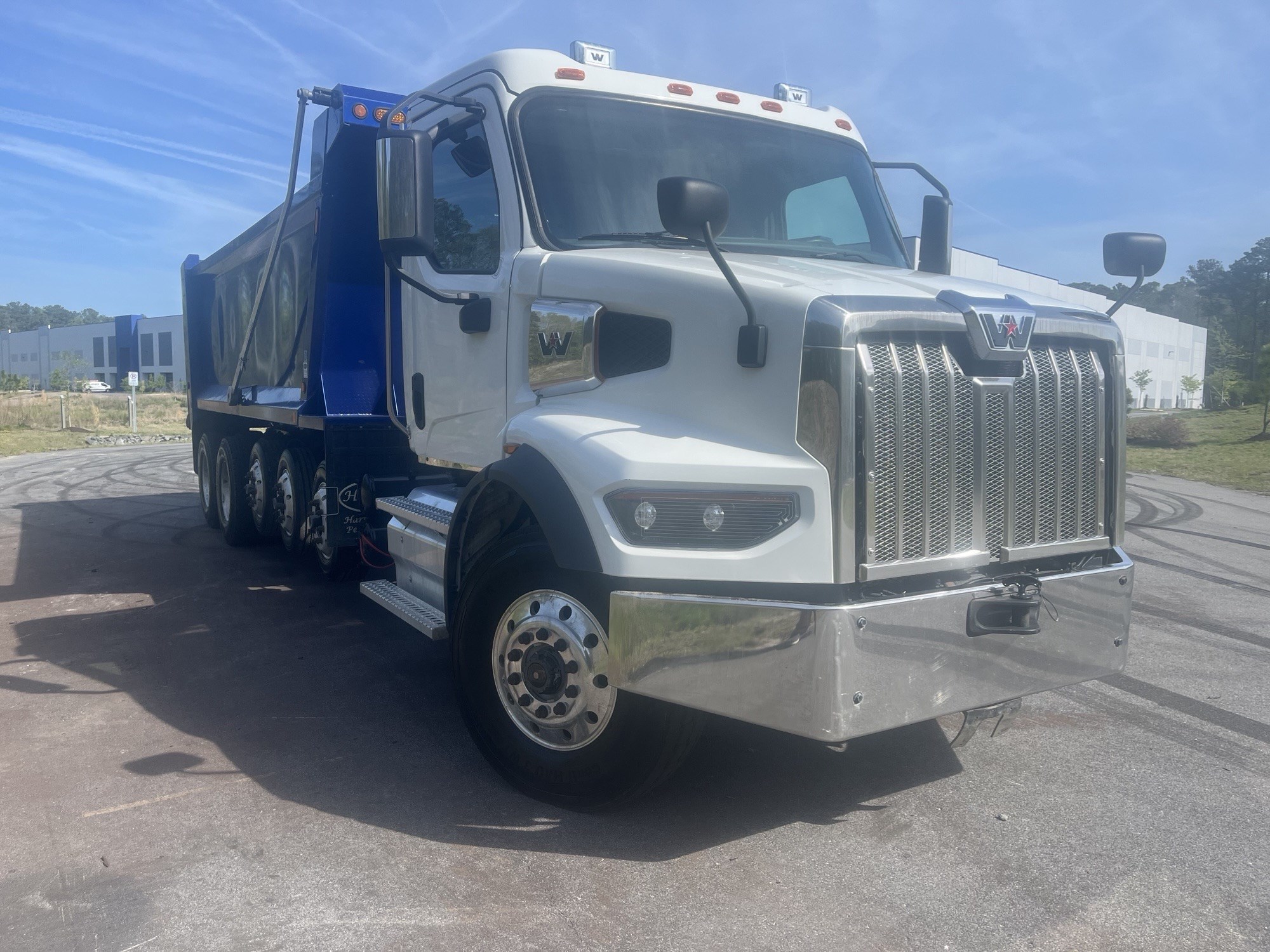 2025 Western Star 47X 2025 Western Star 47X - image 1 of 6