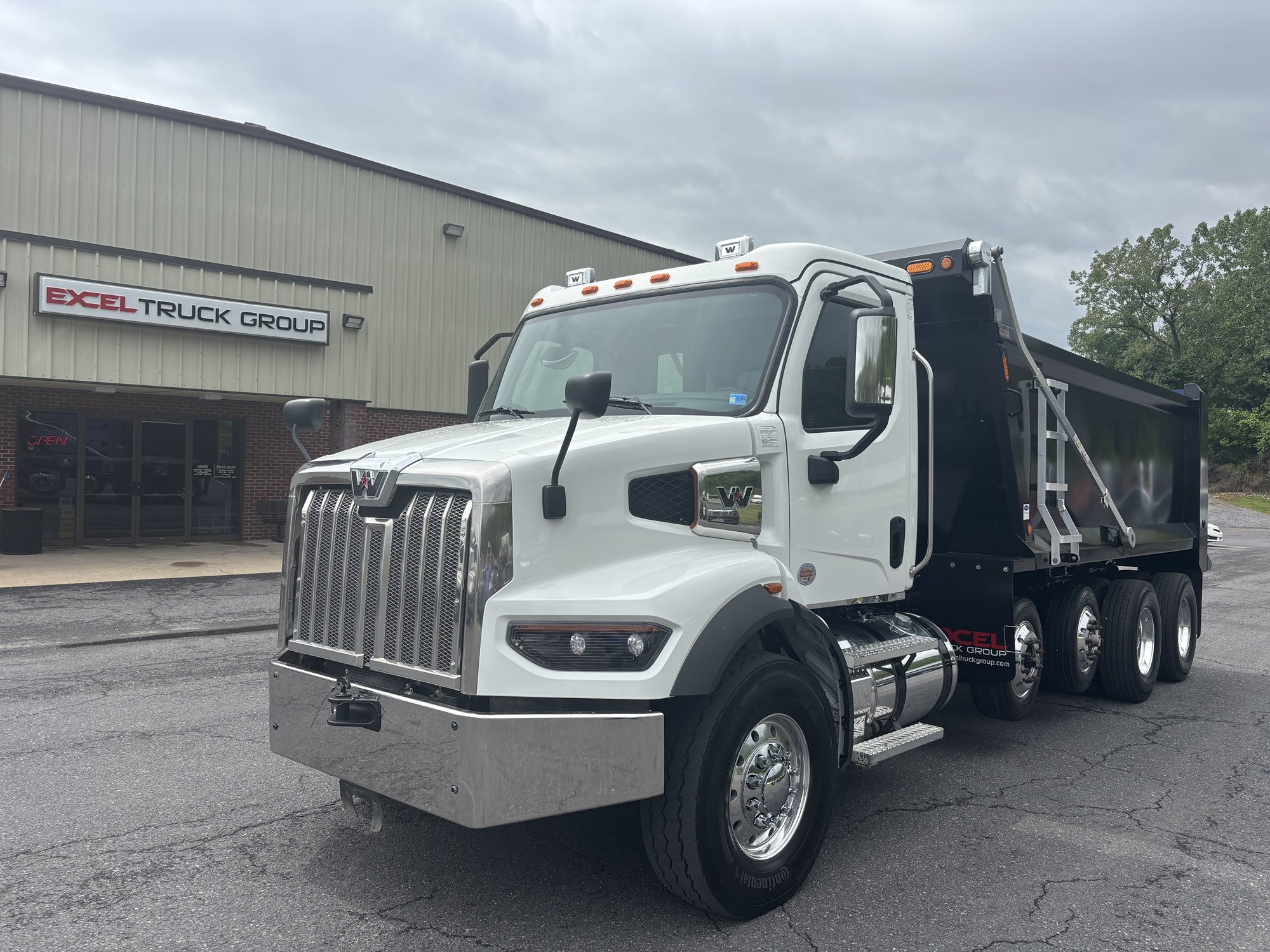 2025 Western Star 47X 2025 Western Star 47X - image 1 of 6