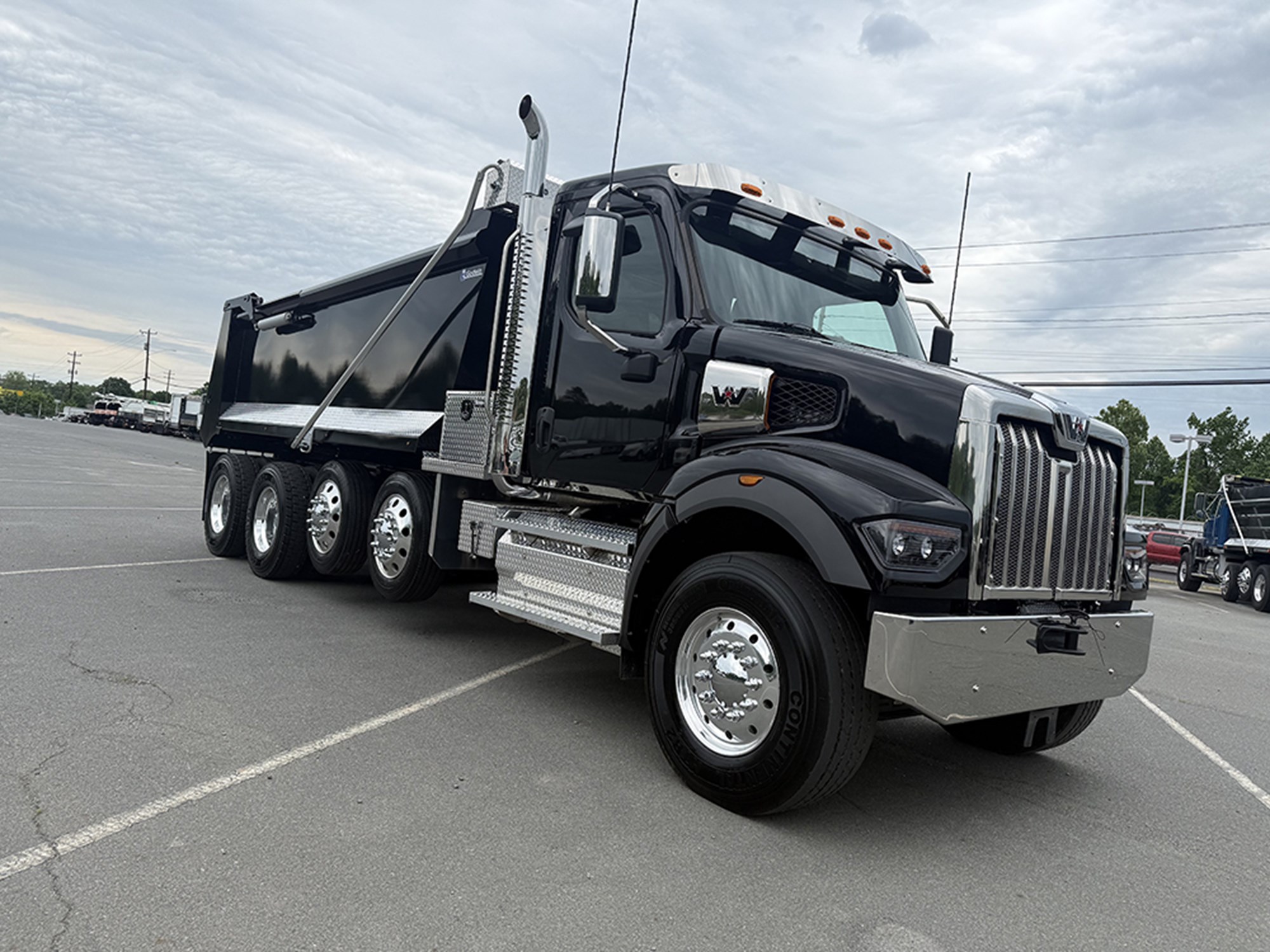 2026 Western Star 47X 2026 Western Star 47X - image 2 of 6