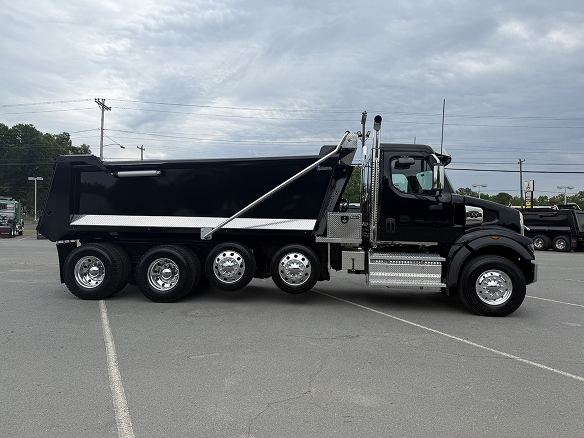 2026 Western Star 47X 2026 Western Star 47X - image 3 of 6