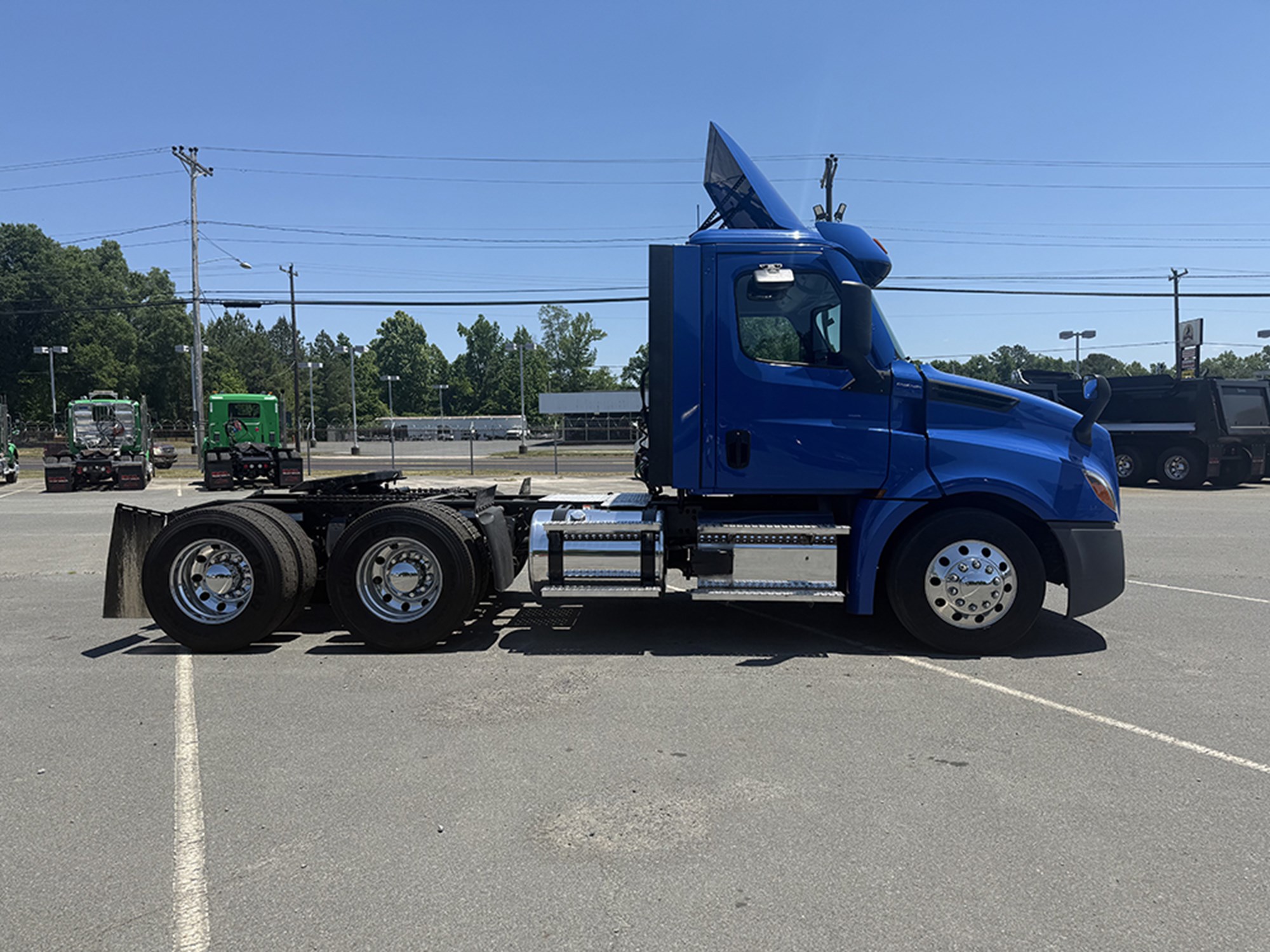 2022 Freightliner PT126DC 2022 Freightliner PT126DC - image 3 of 6