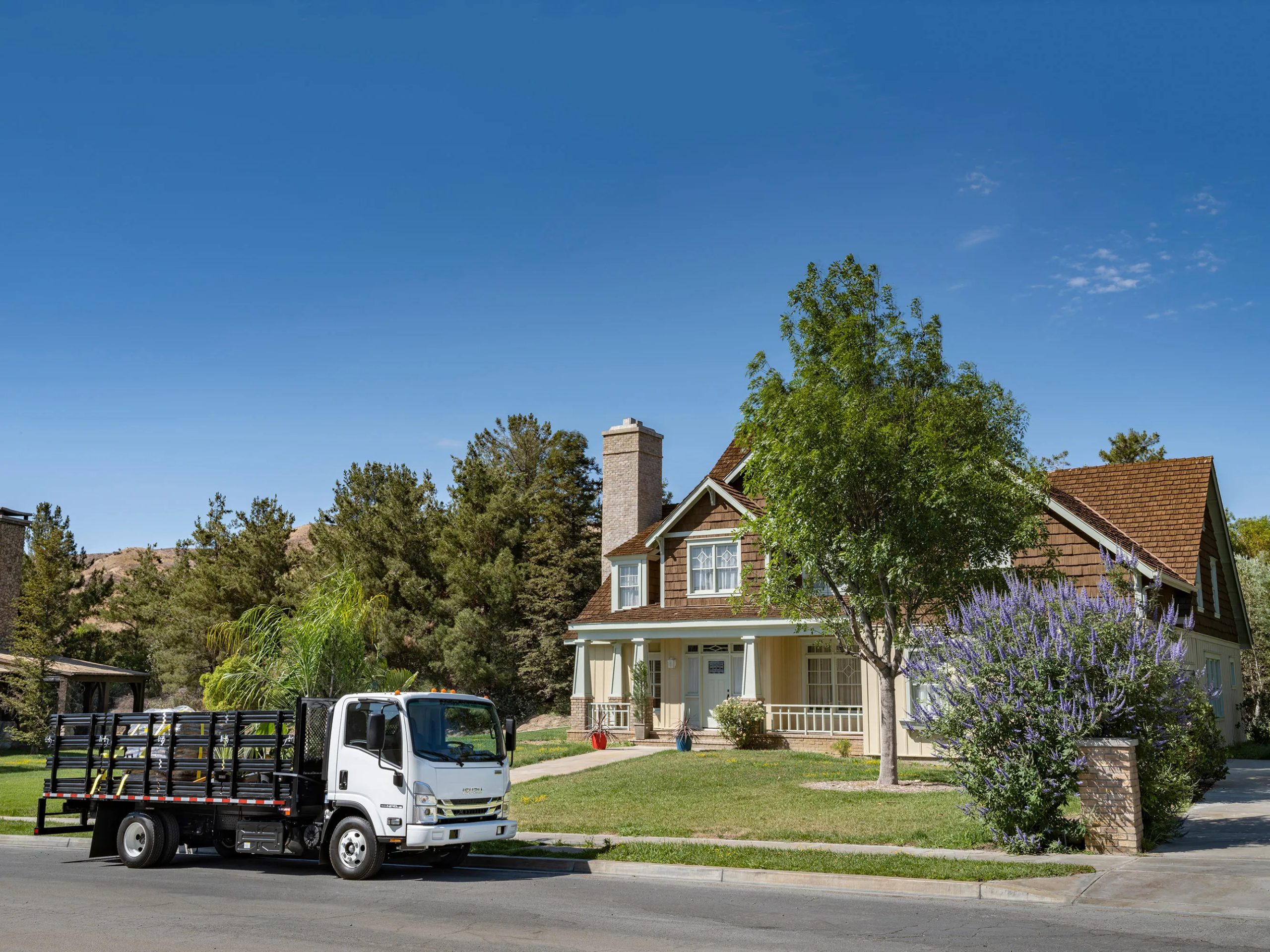 Isuzu NPR-HD Diesel Crew Cab Isuzu NPR-HD Diesel Crew Cab - image 3 of 5
