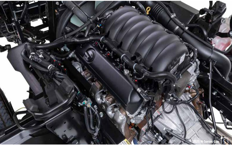 Isuzu NPR-HD Crew Cab Isuzu NPR-HD Crew Cab - image 2 of 4