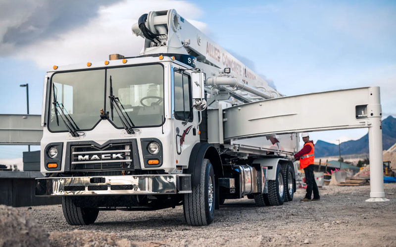 Mack Trucks TerraPro Mack Trucks TerraPro - image 4 of 4